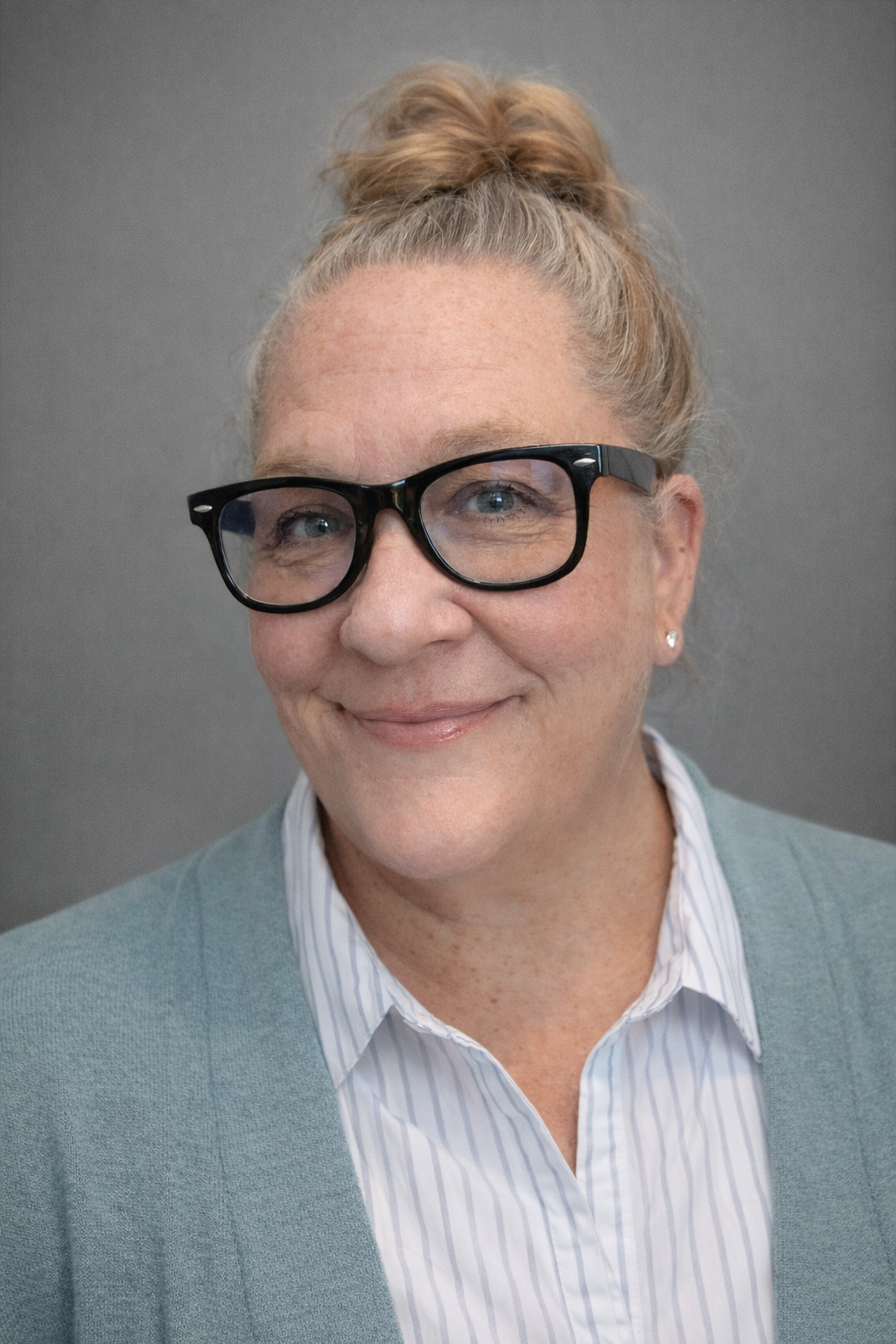 Advisor - Chelle Town