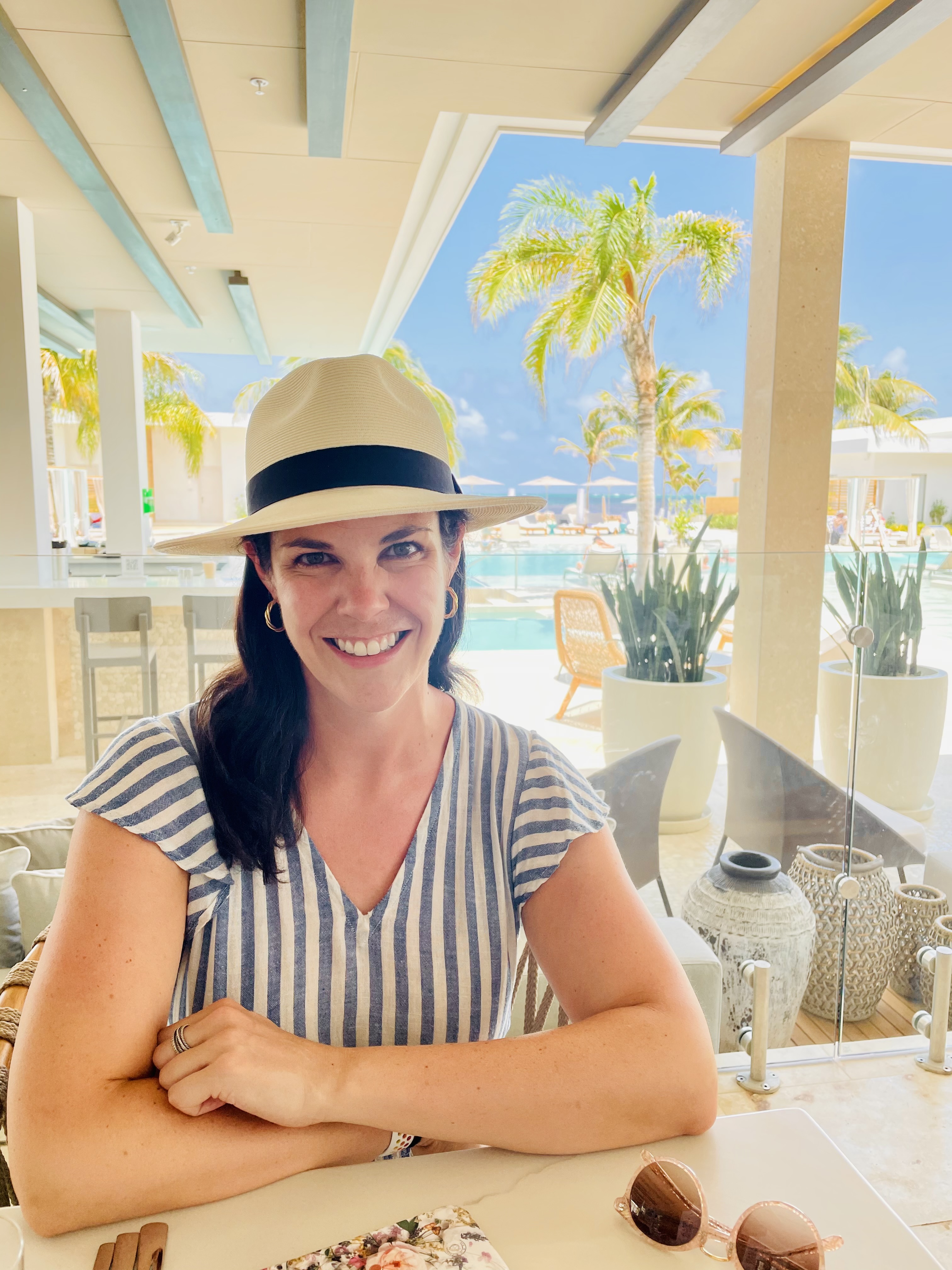 Fora Author - Elizabeth Dooghan