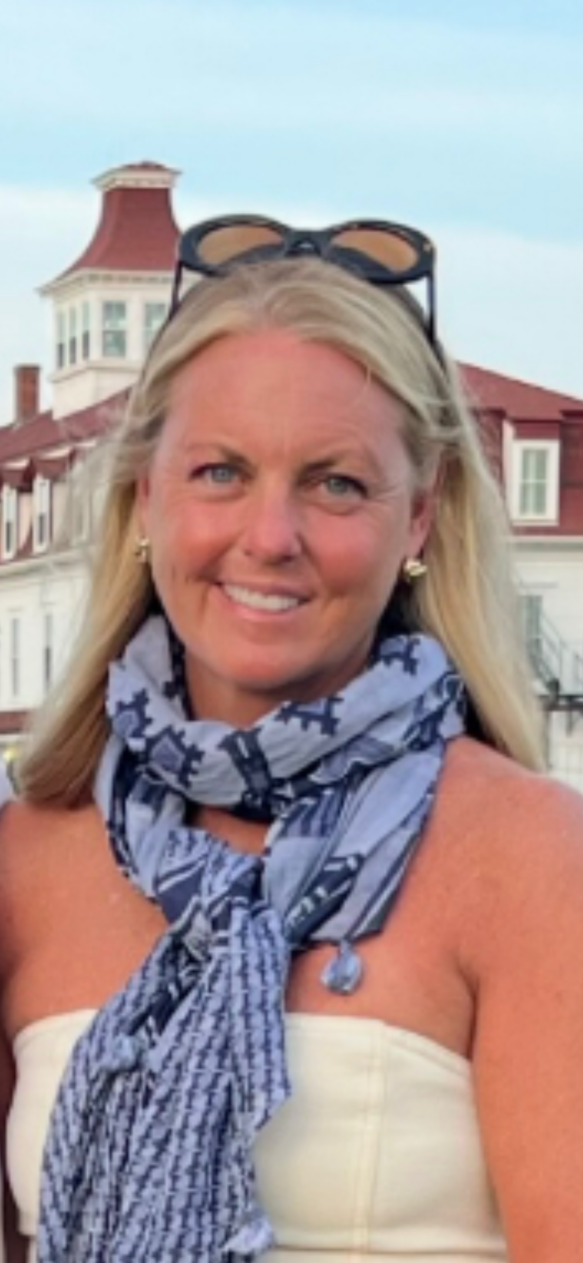 Fora Author - Eileen Knapp