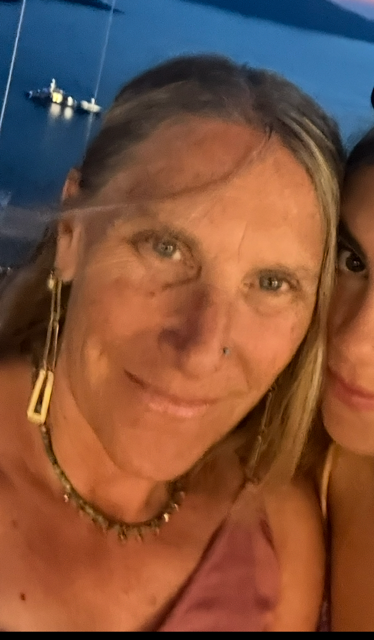 Fora Author - Tracey Schwartz