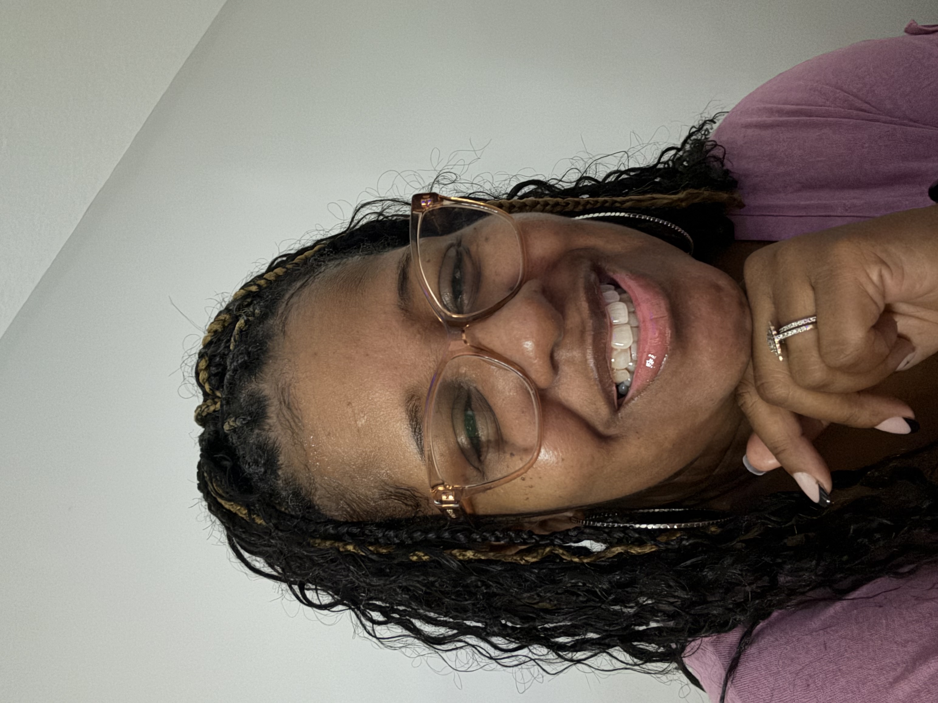 Fora Author - Angelia Smith