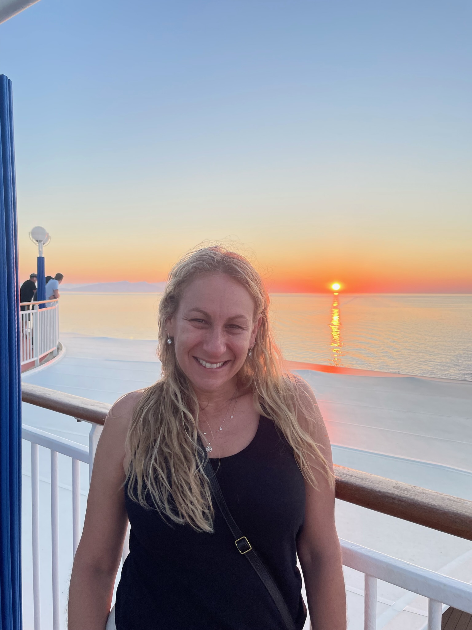 Fora Author - Lara Abell