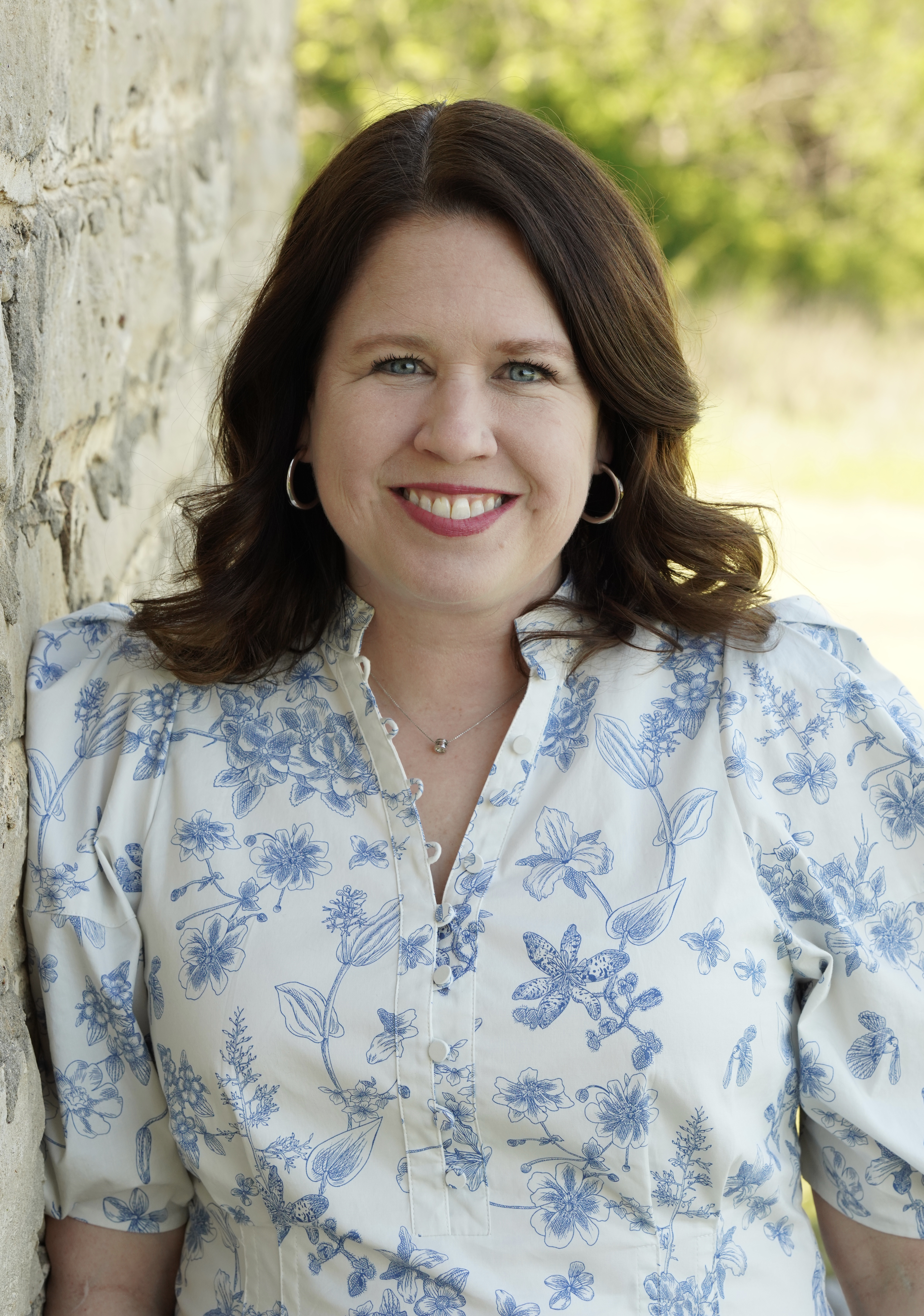 Fora Author - Dana Lawrence