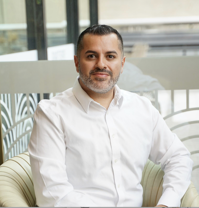 Fora Author - Luis Figueroa