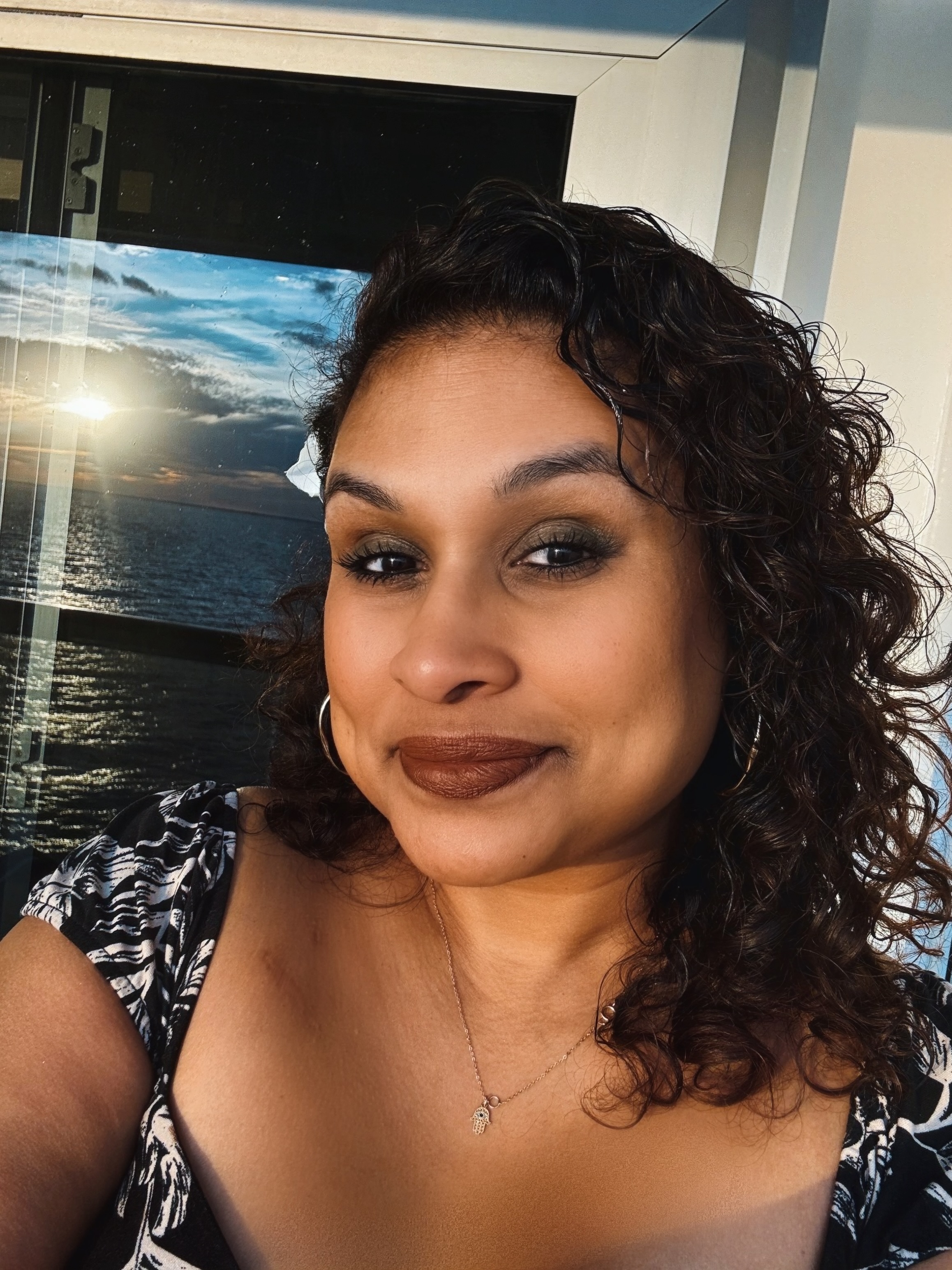 Fora Author - Yasmin Garcia