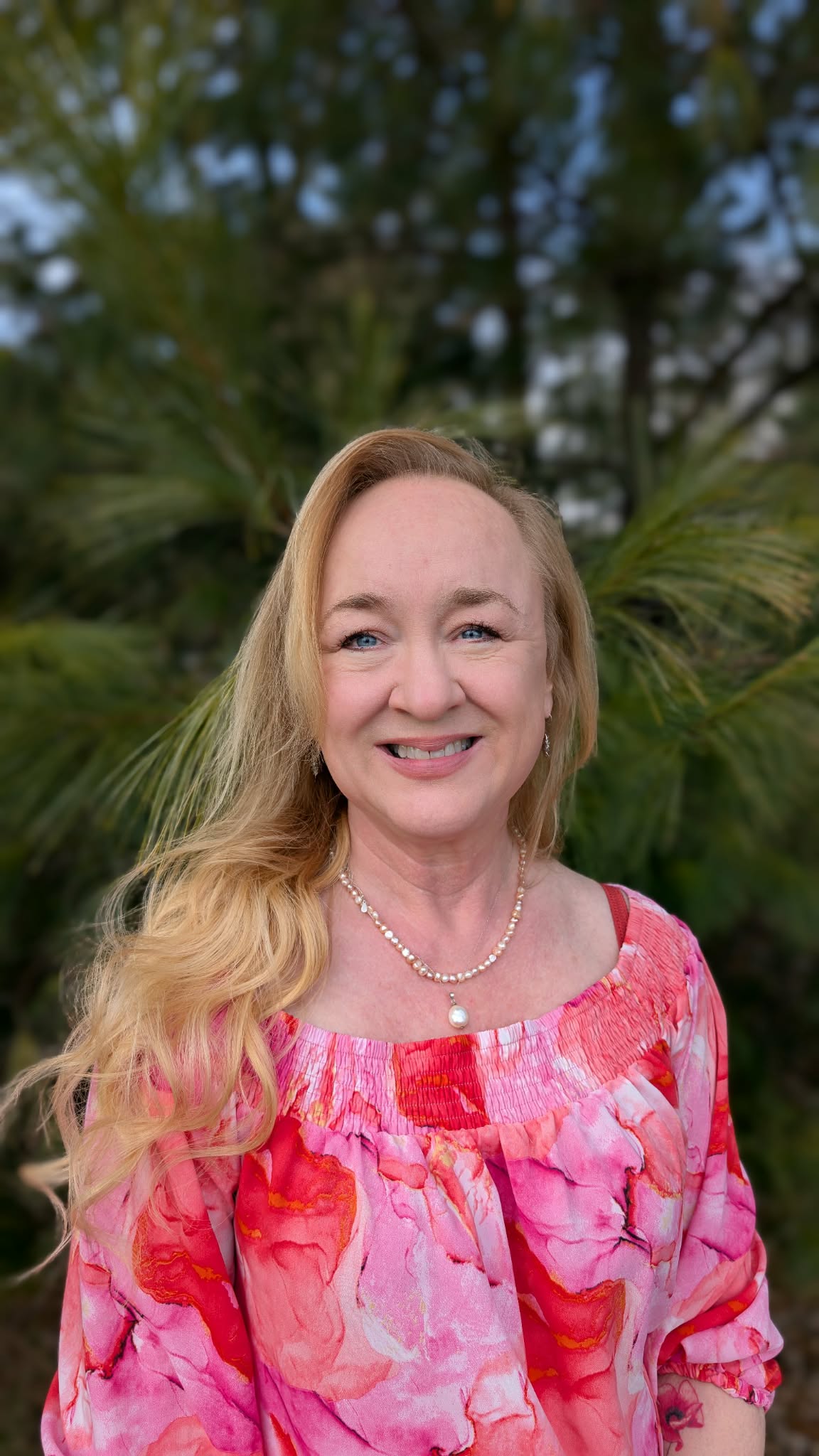 Advisor - Lora Cottom