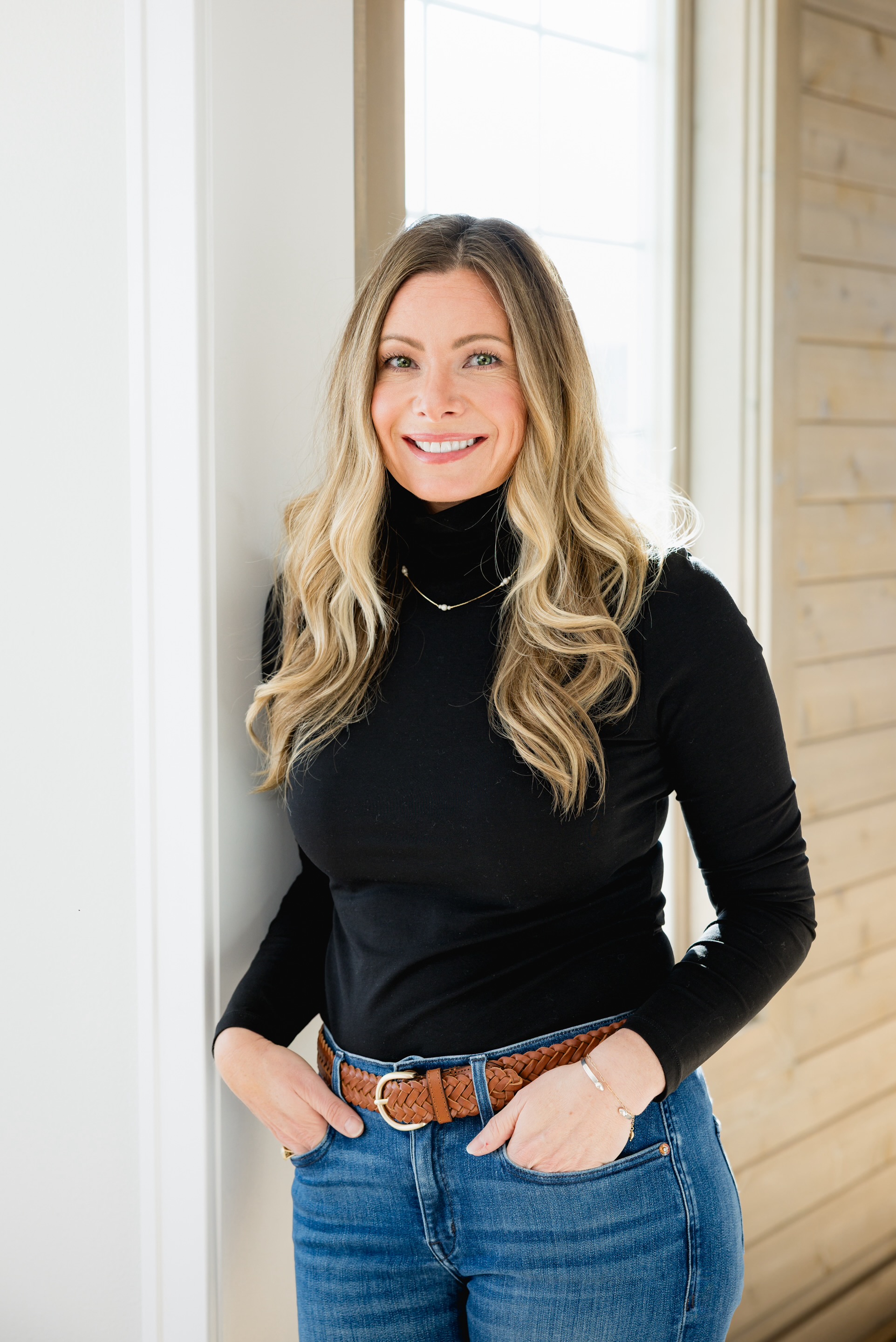 Fora Author - Tracy Tompkins
