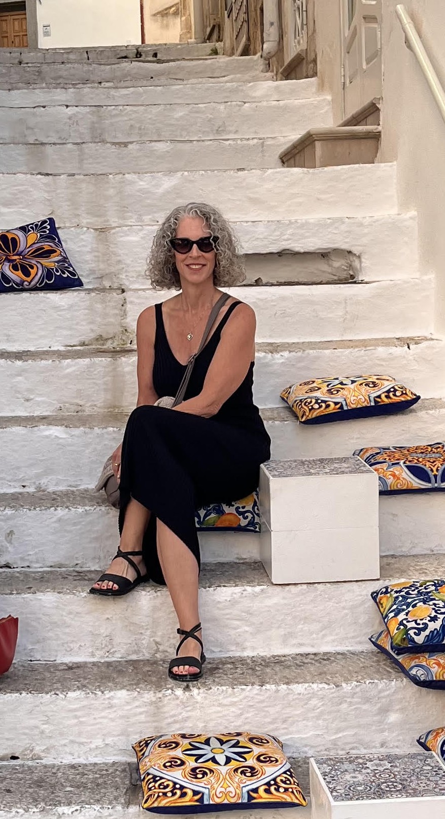 Fora Author - Carol Leveroni