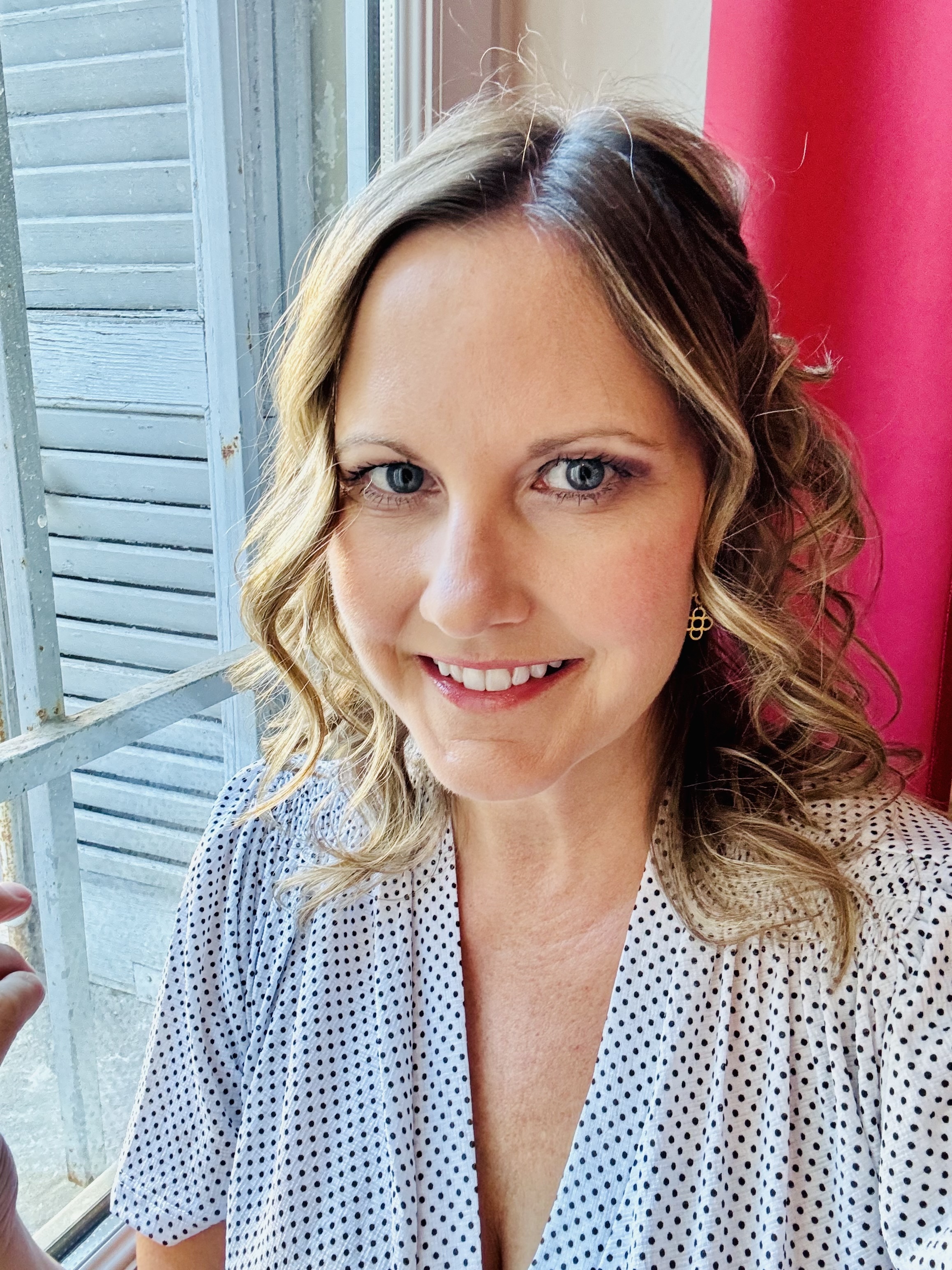 Fora Author - Eryn Barker