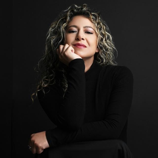 Fora Author - Adriana Harris