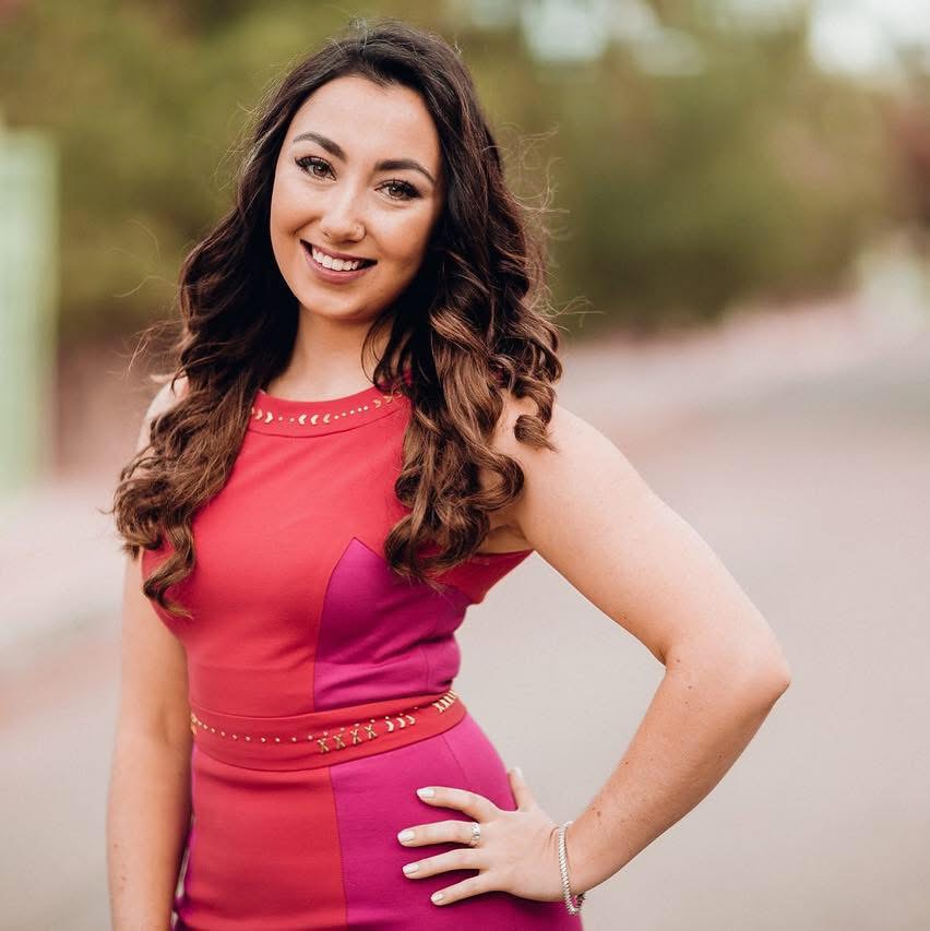 Fora Author - Elizabeth Brown