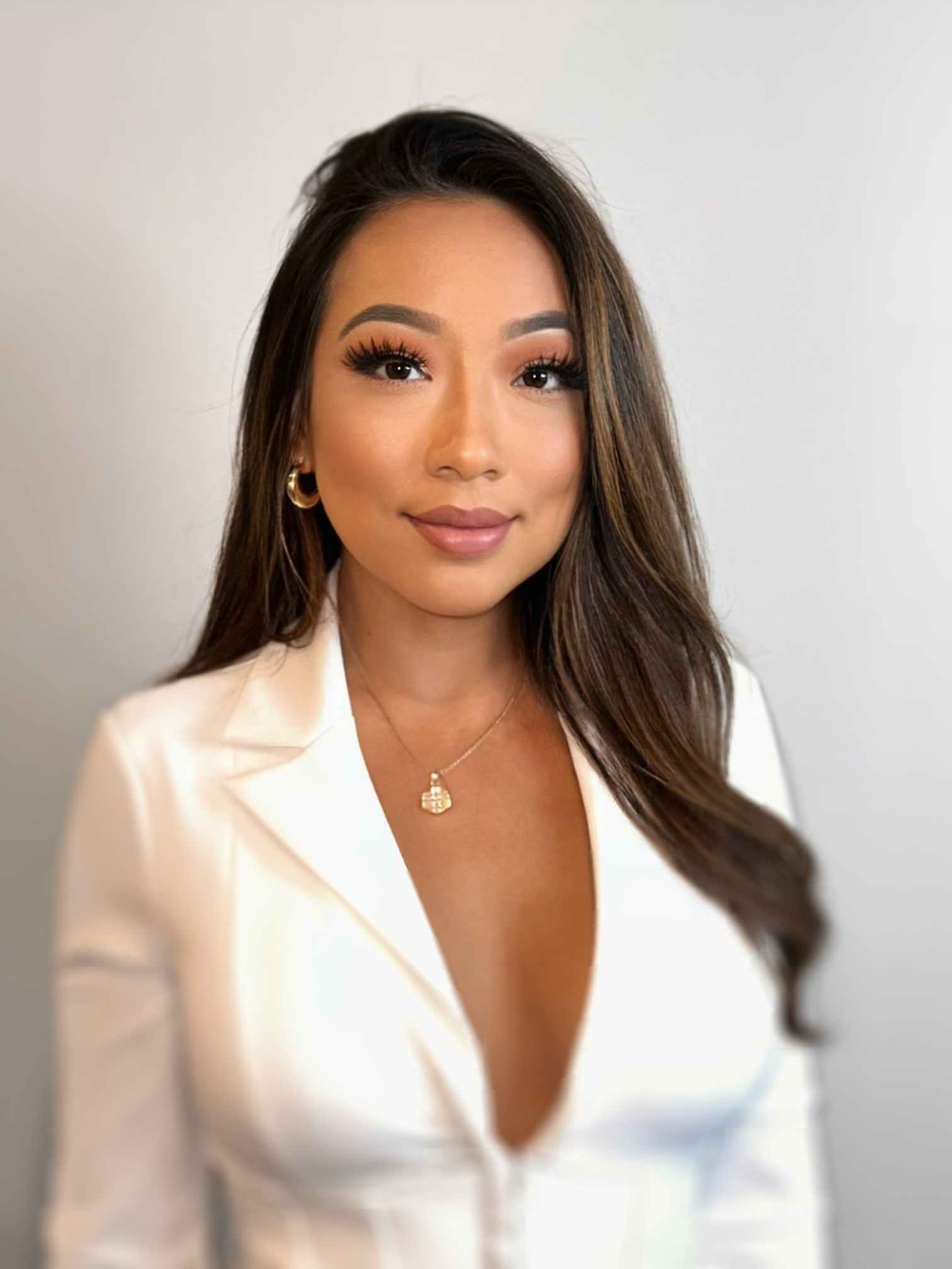 Fora Author - Liza Son
