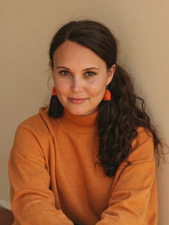 Fora Author - Holly Goolsby
