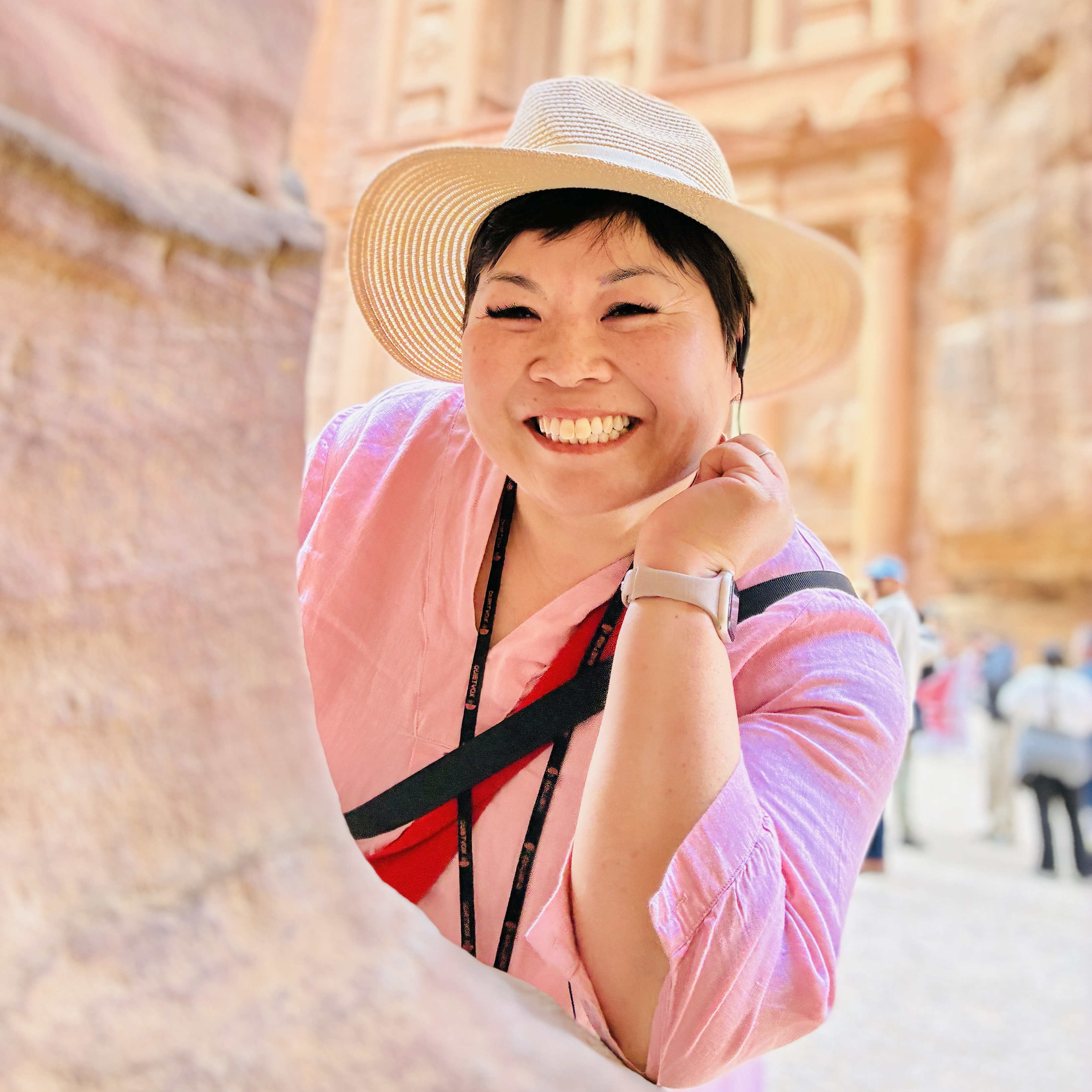 Fora Author - Ruth Walker