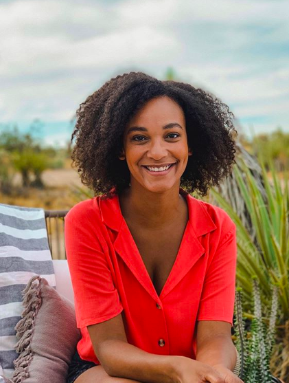 Fora Author - Olivia Perez