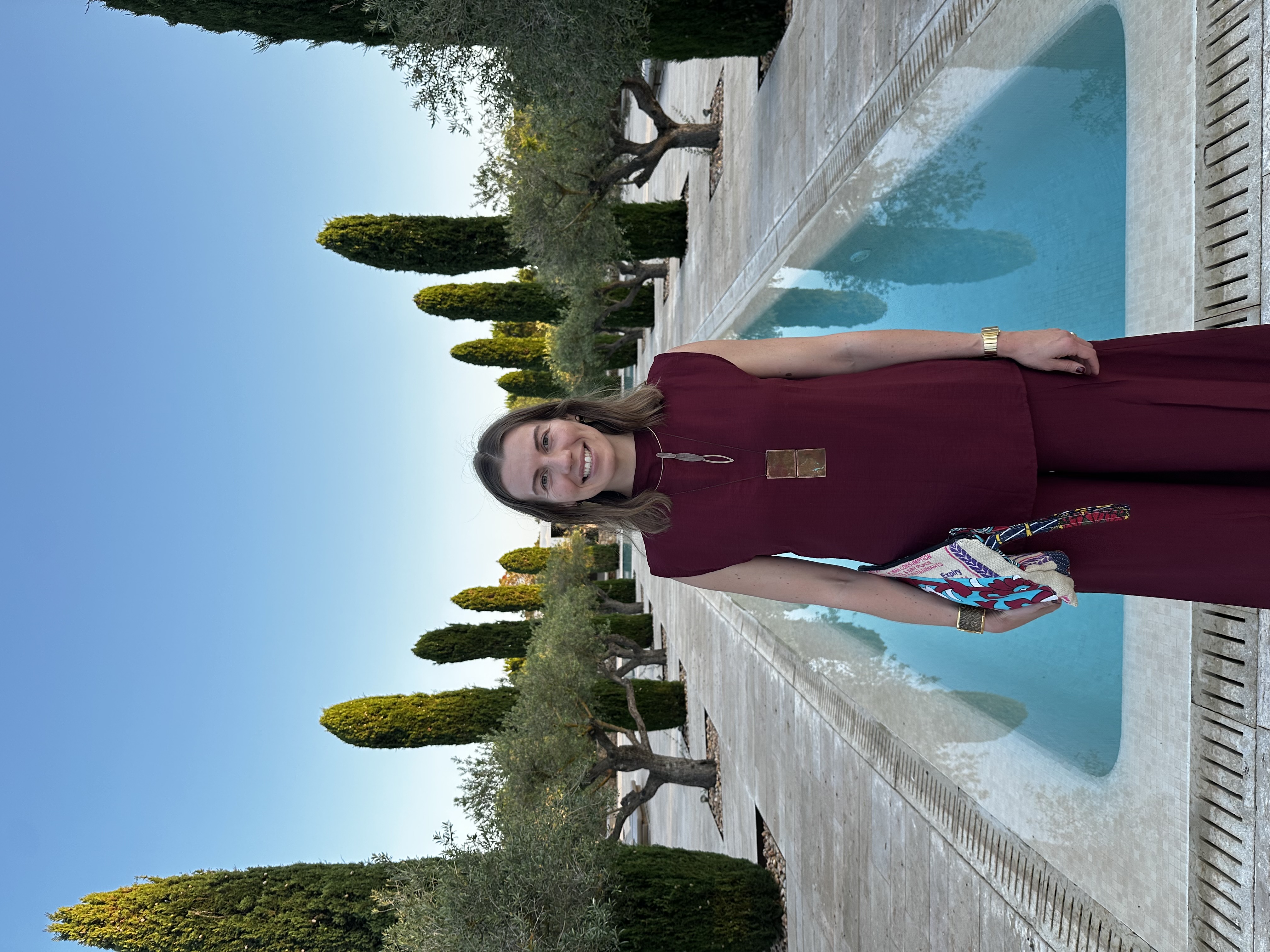 Fora Author - Eve May