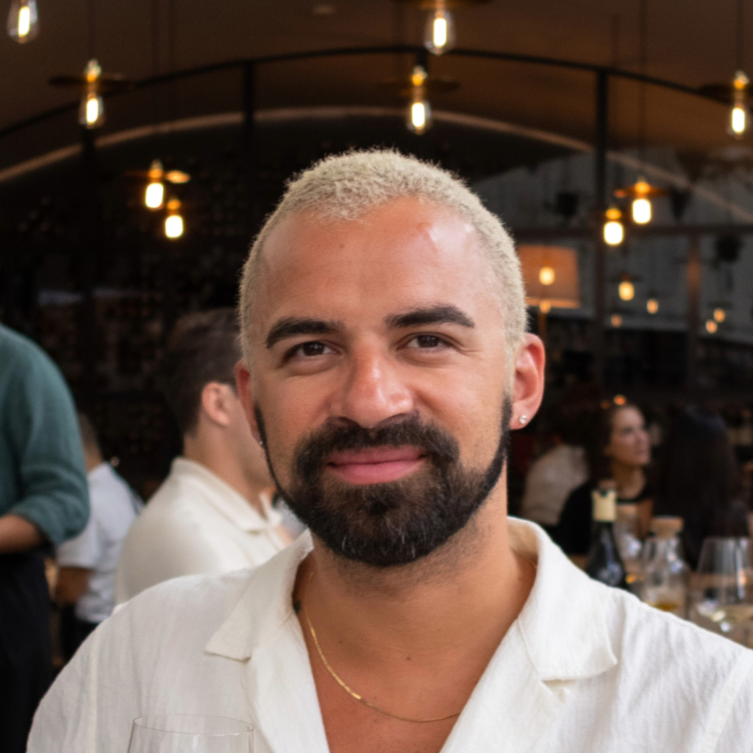 Fora Author - Omar Gonzalez