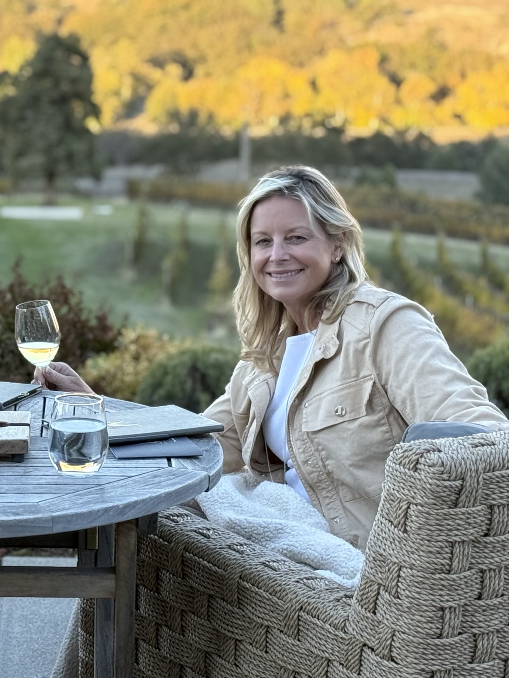 Fora Author - Lois Reynolds