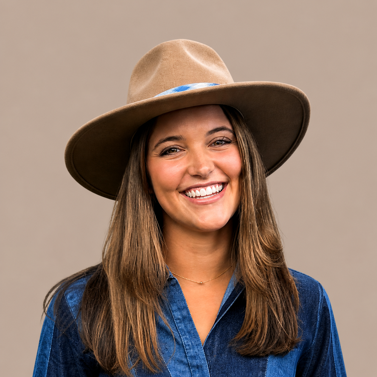 Fora Author - Ashley Ewing