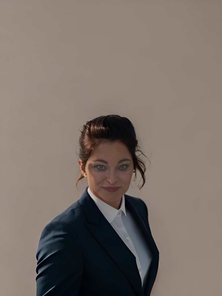 Fora Author - Selena Huck