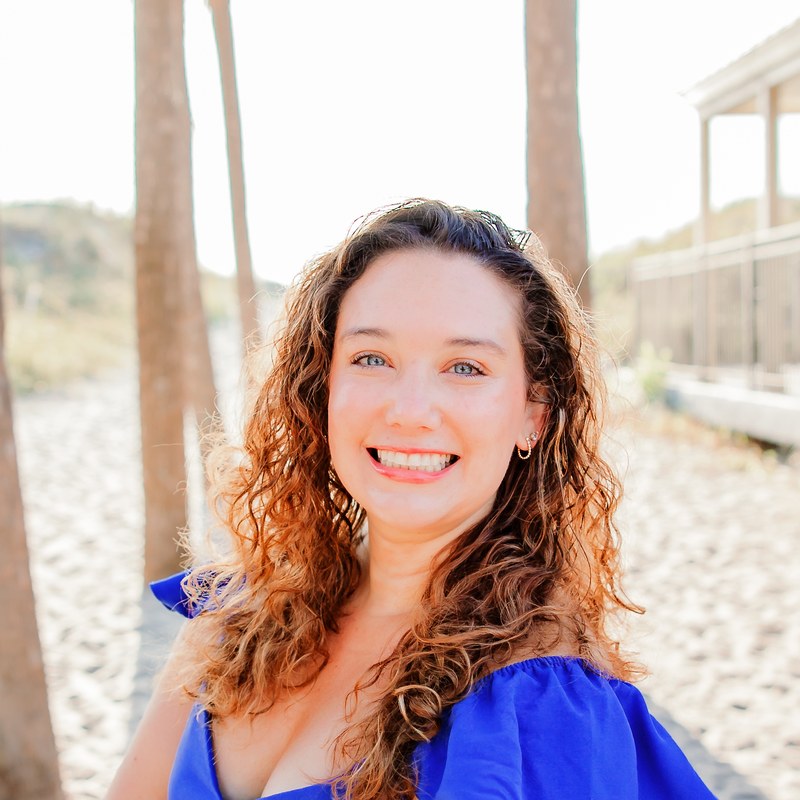 Fora Author - Olivia Dunn