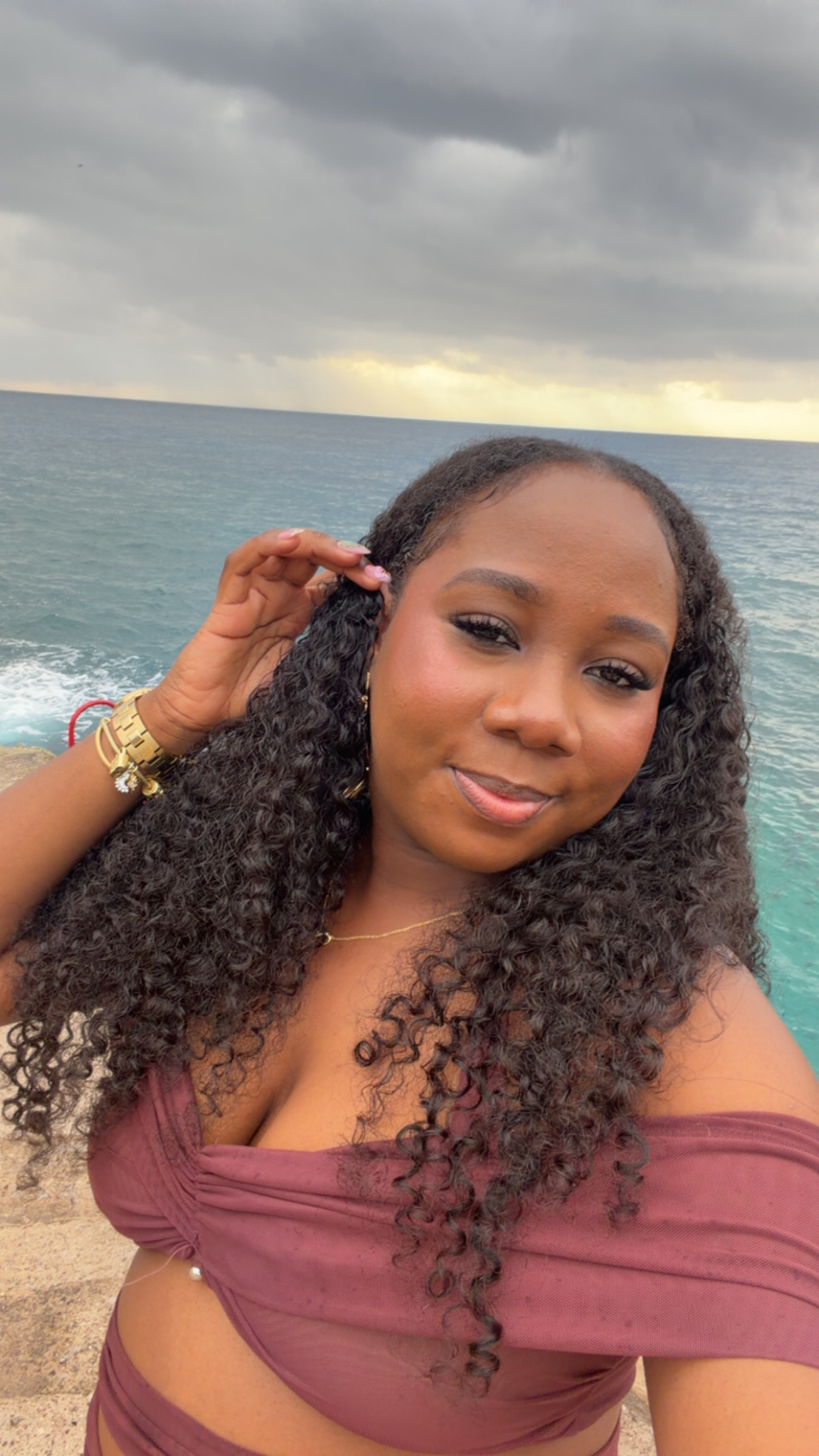Fora Author - Sheyna-Gaye Fray