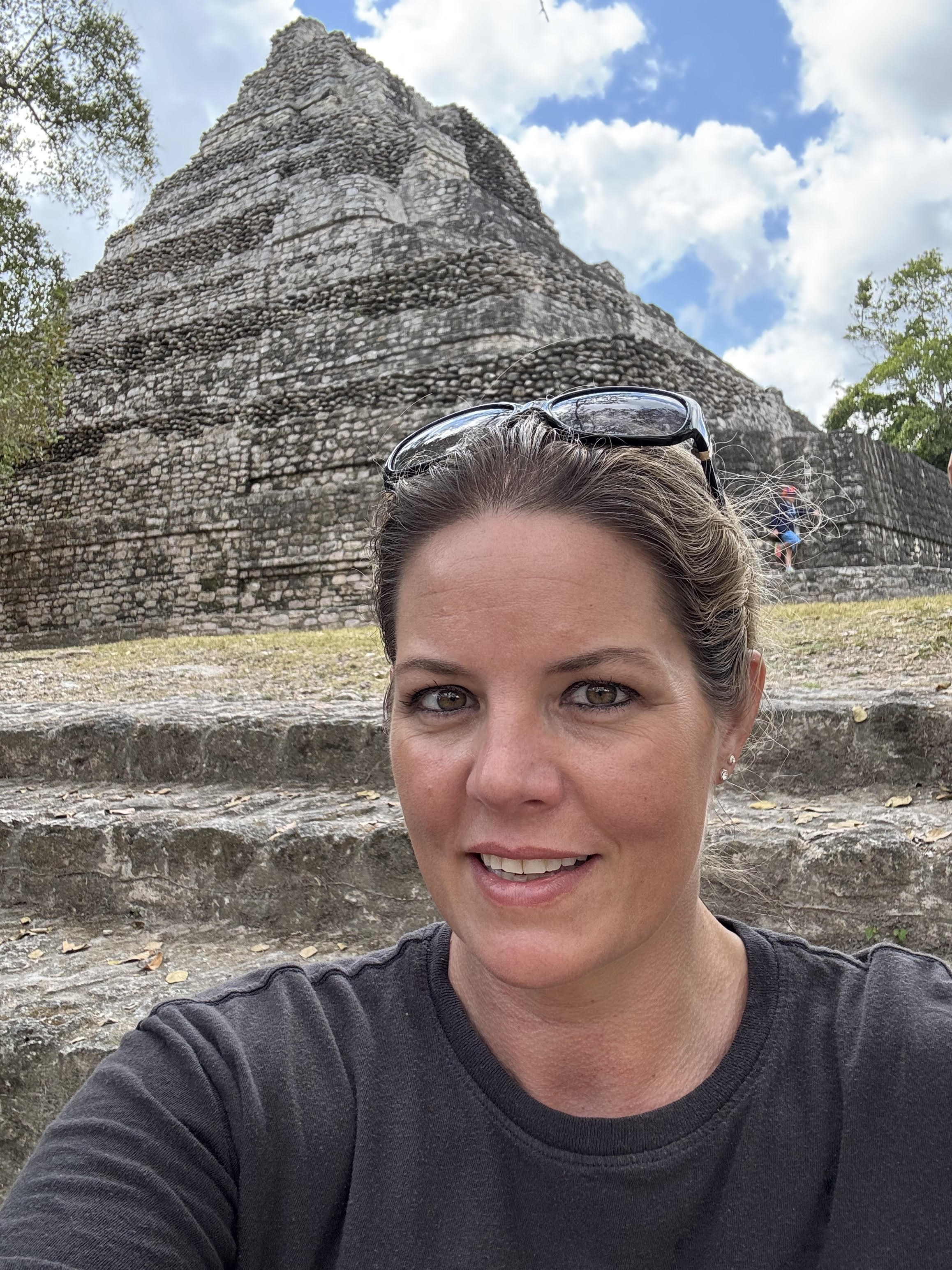 Fora Author - Julie Huff