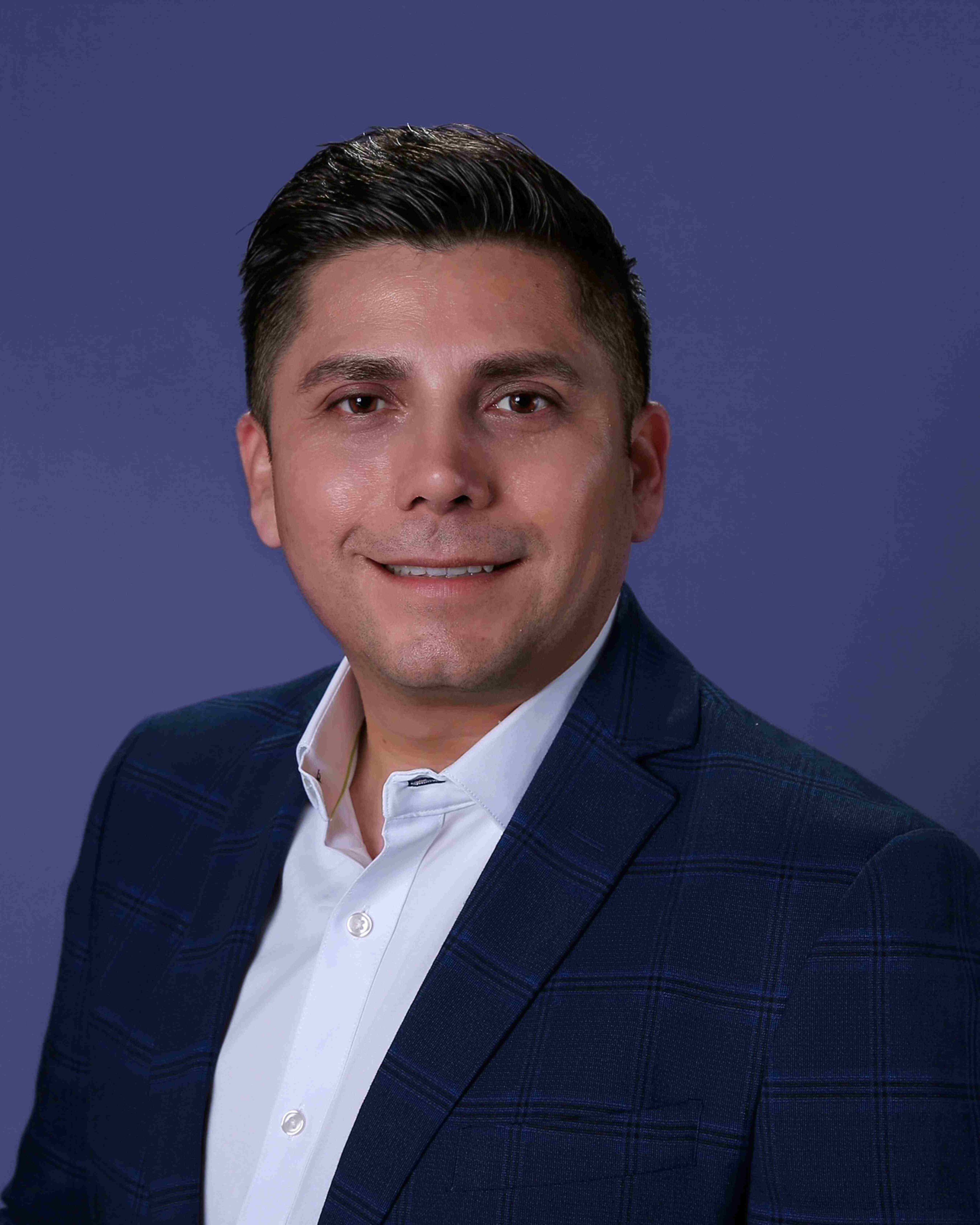 Fora Author - Oscar Quijano