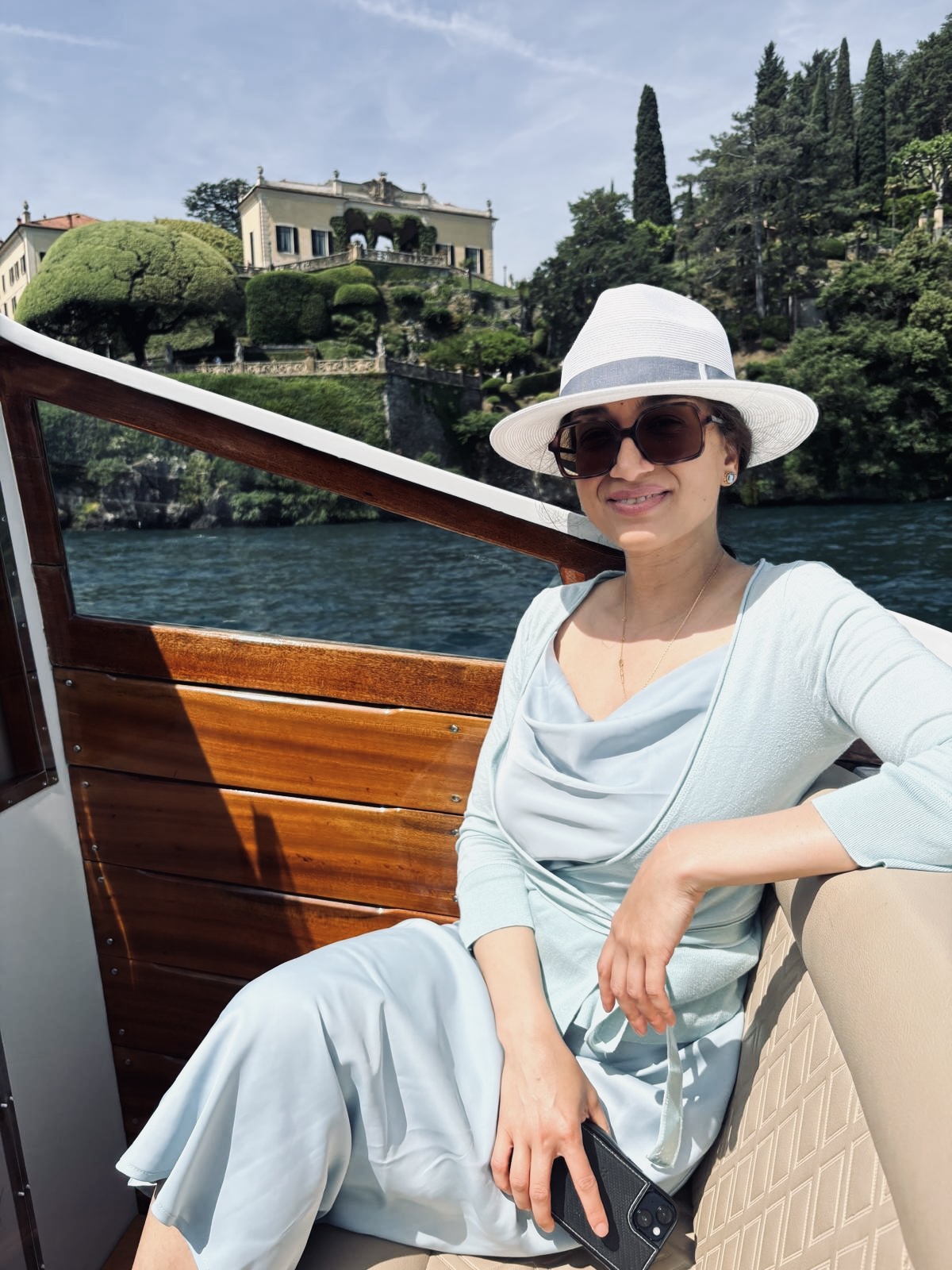Fora Author - Aysha Khan