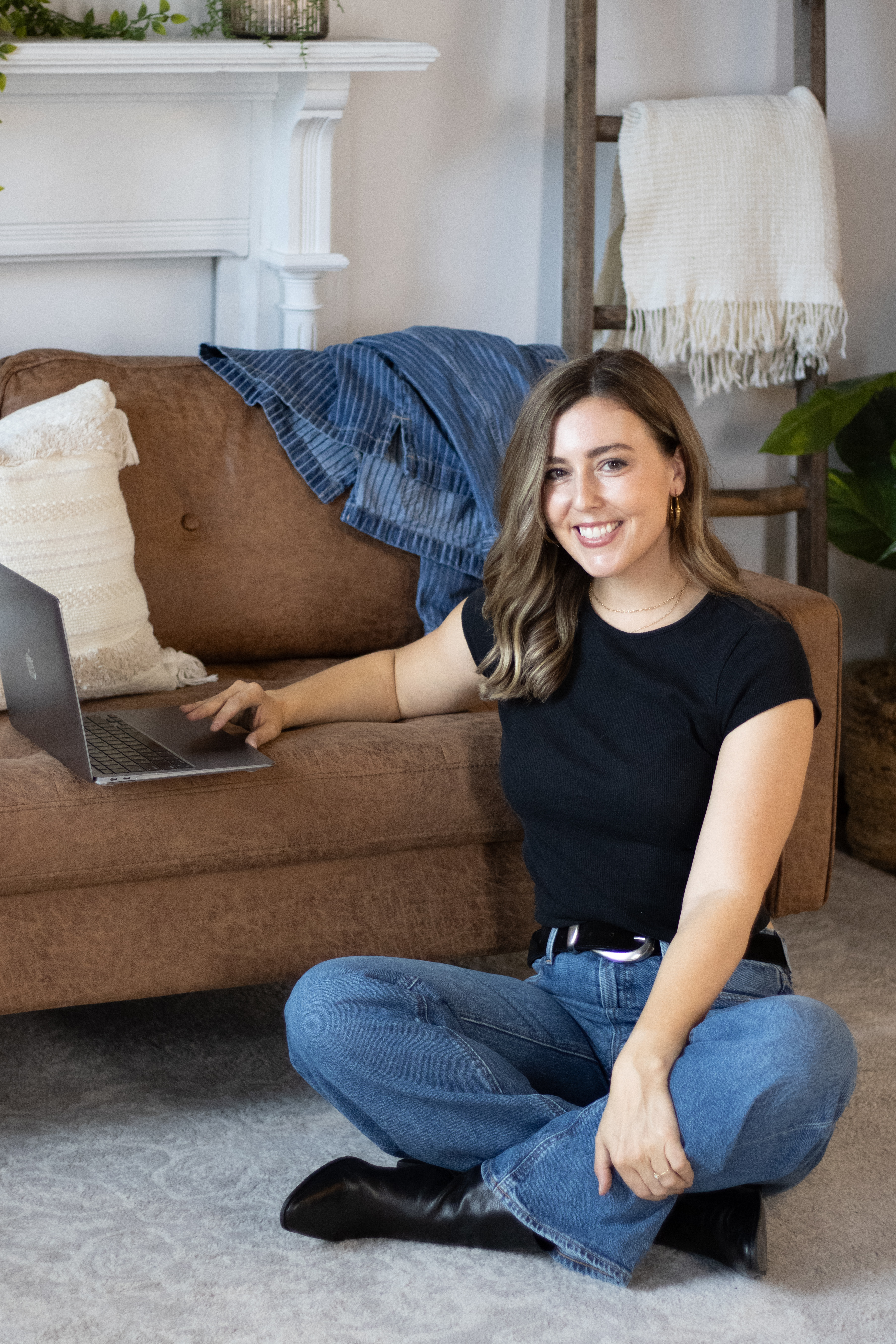Fora Author - Julia Warwick