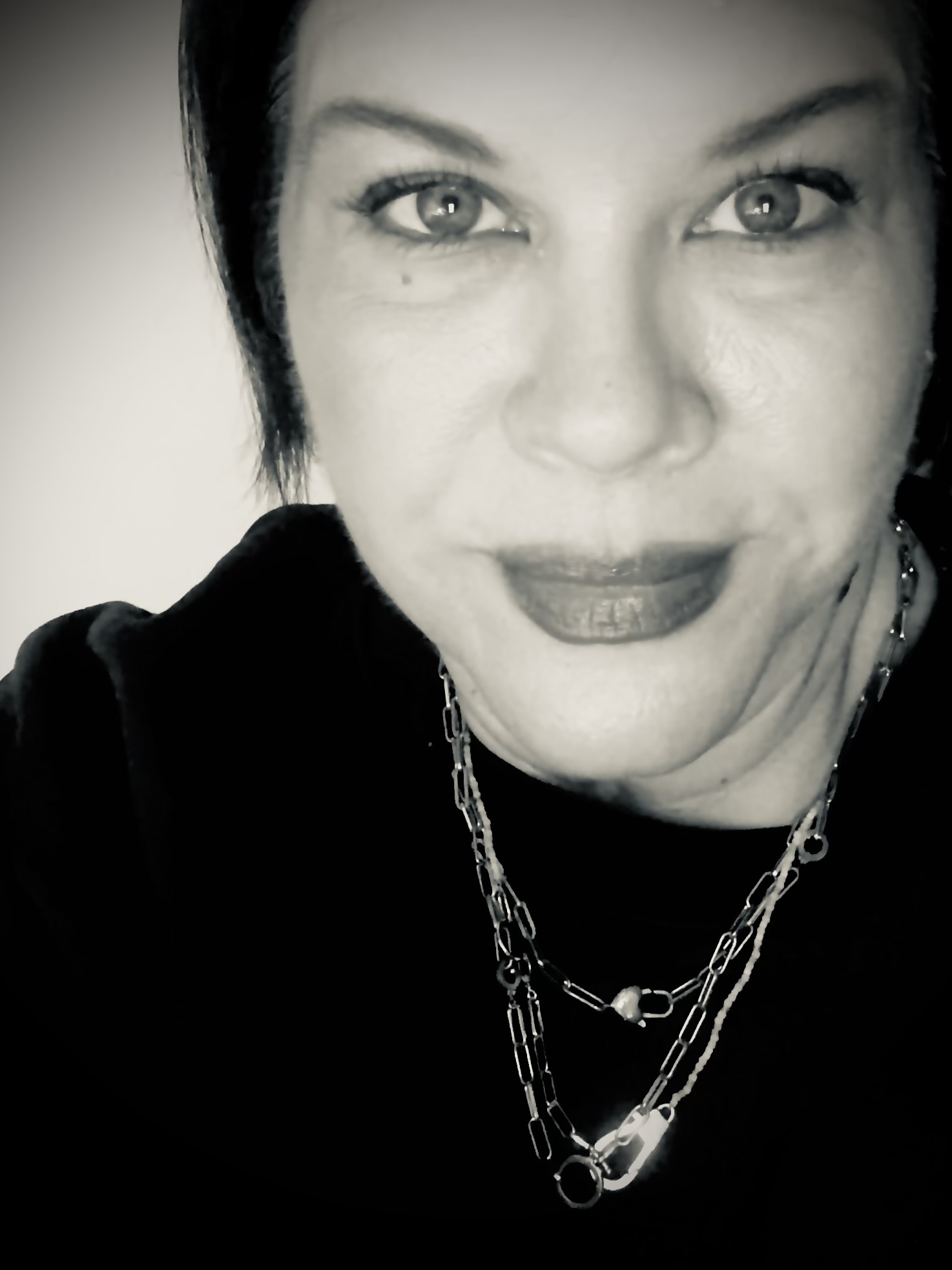 Fora Author - Diane St. Clair