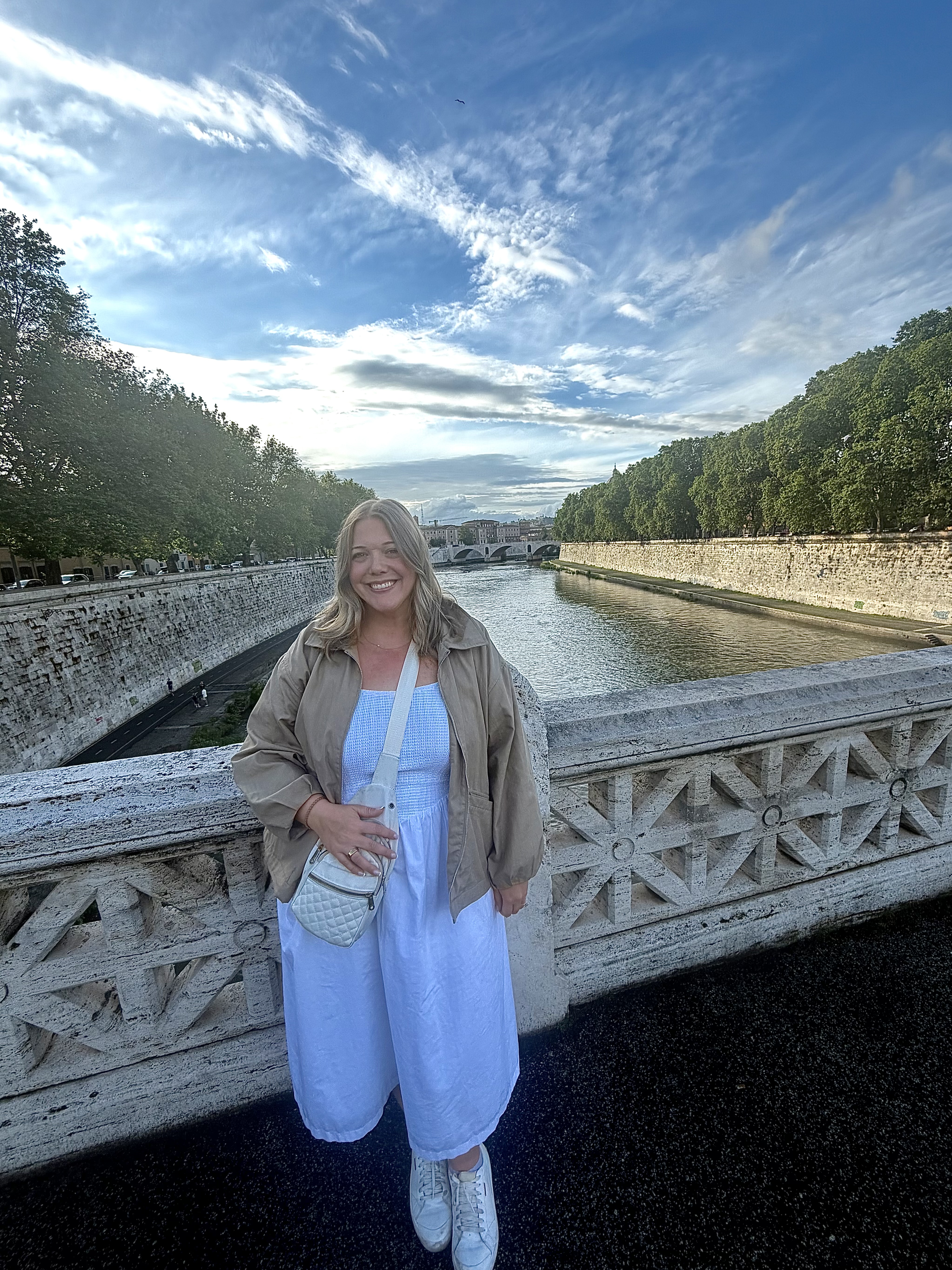 Fora Author - Sarah Scaglione