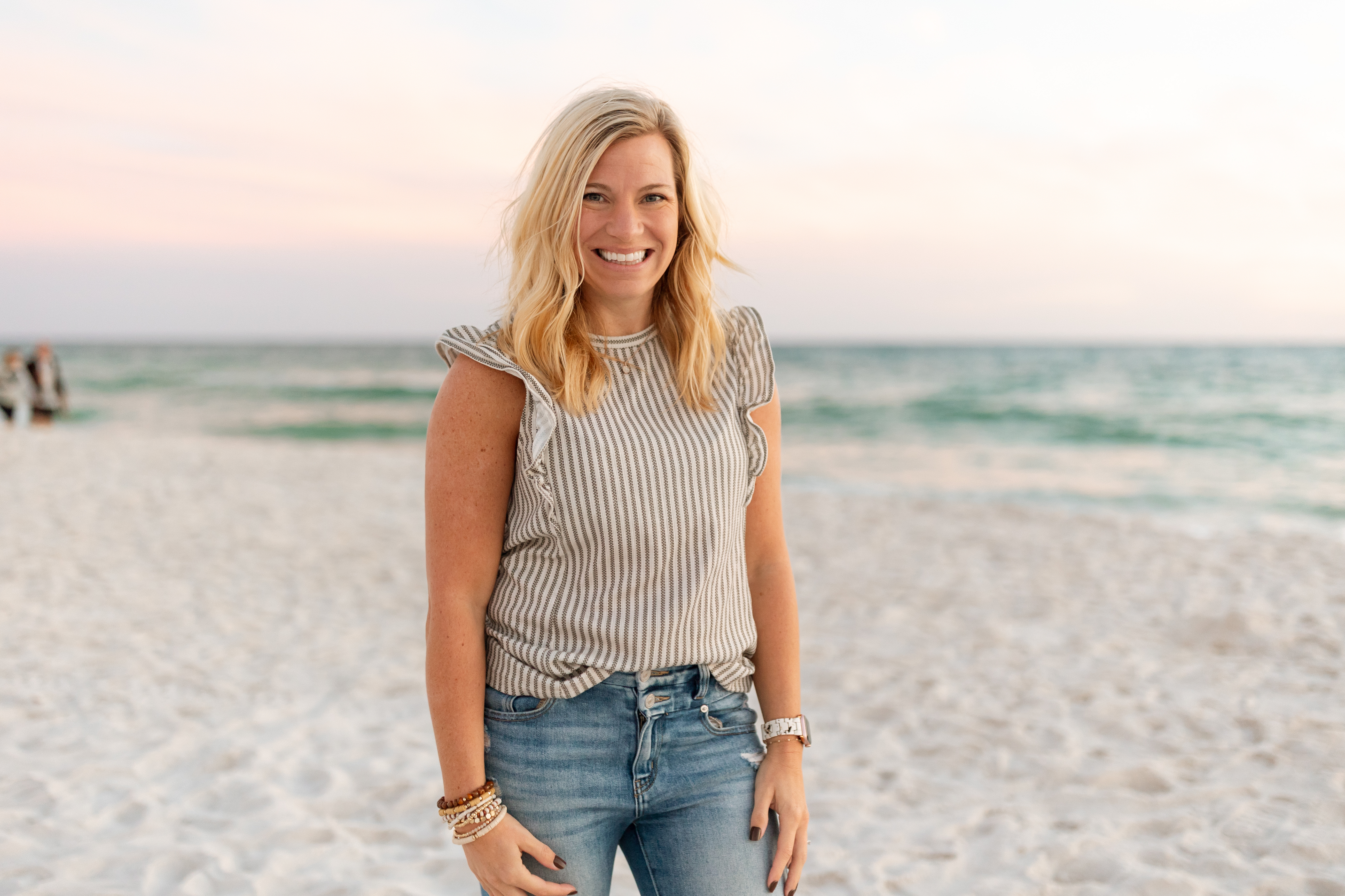 Fora Author - Julie Scholten