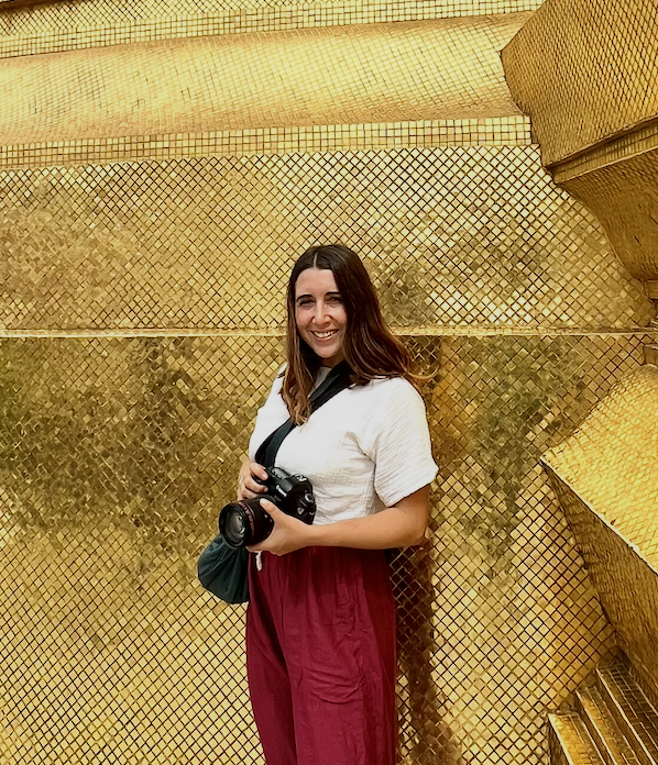 Fora Author - Yamile Kabande