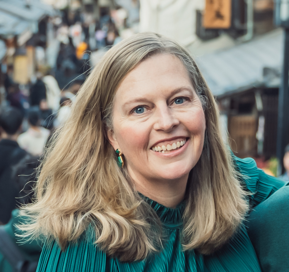 Fora Author - Kirsten Maxwell