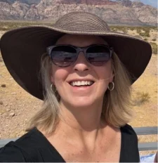 Beth Muccini