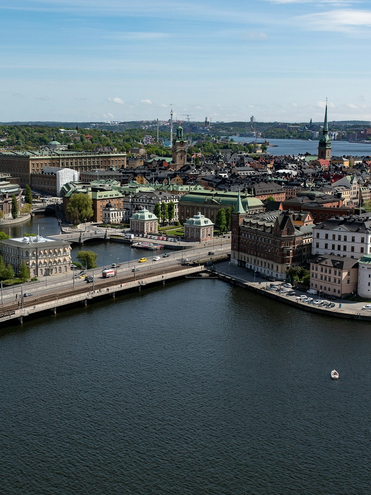 Advisor - Stockholm Uncovered: Eat, Shop, Stay and Explore Like a Local
