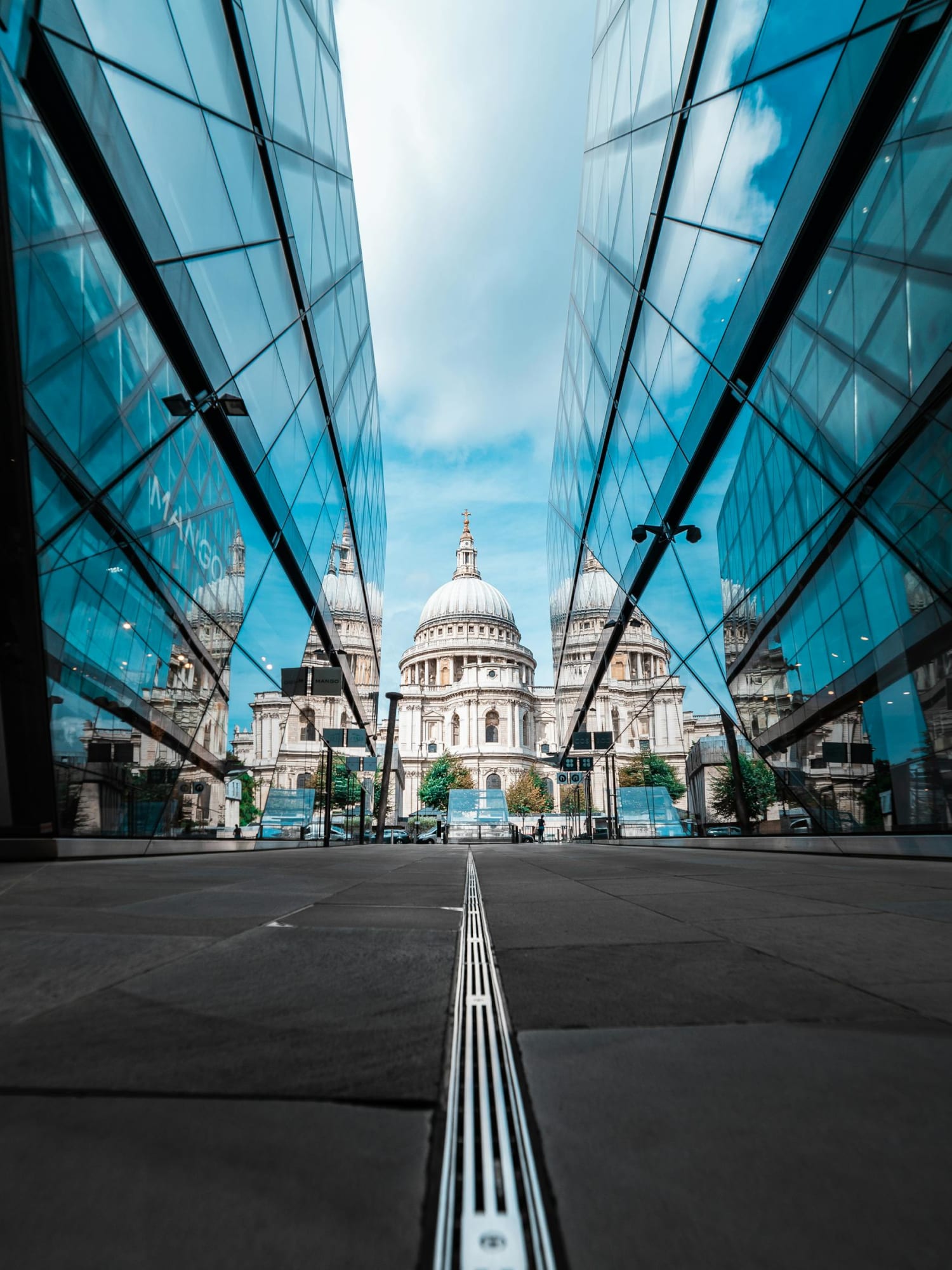 Advisor - Five Days in London