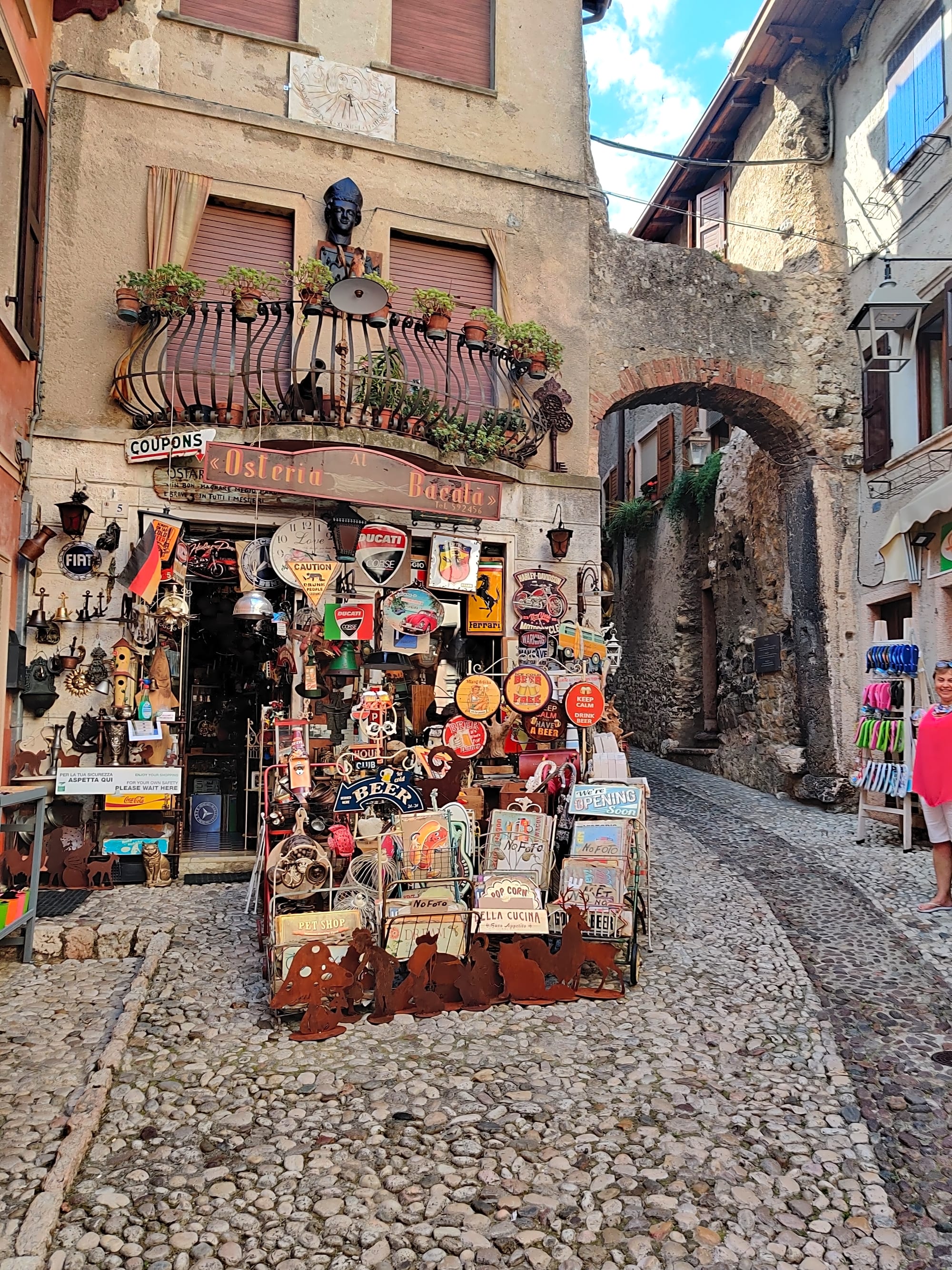 Advisor - Discovering Lake Garda: Adventures by Boat, Foot, Bike and Cable Car