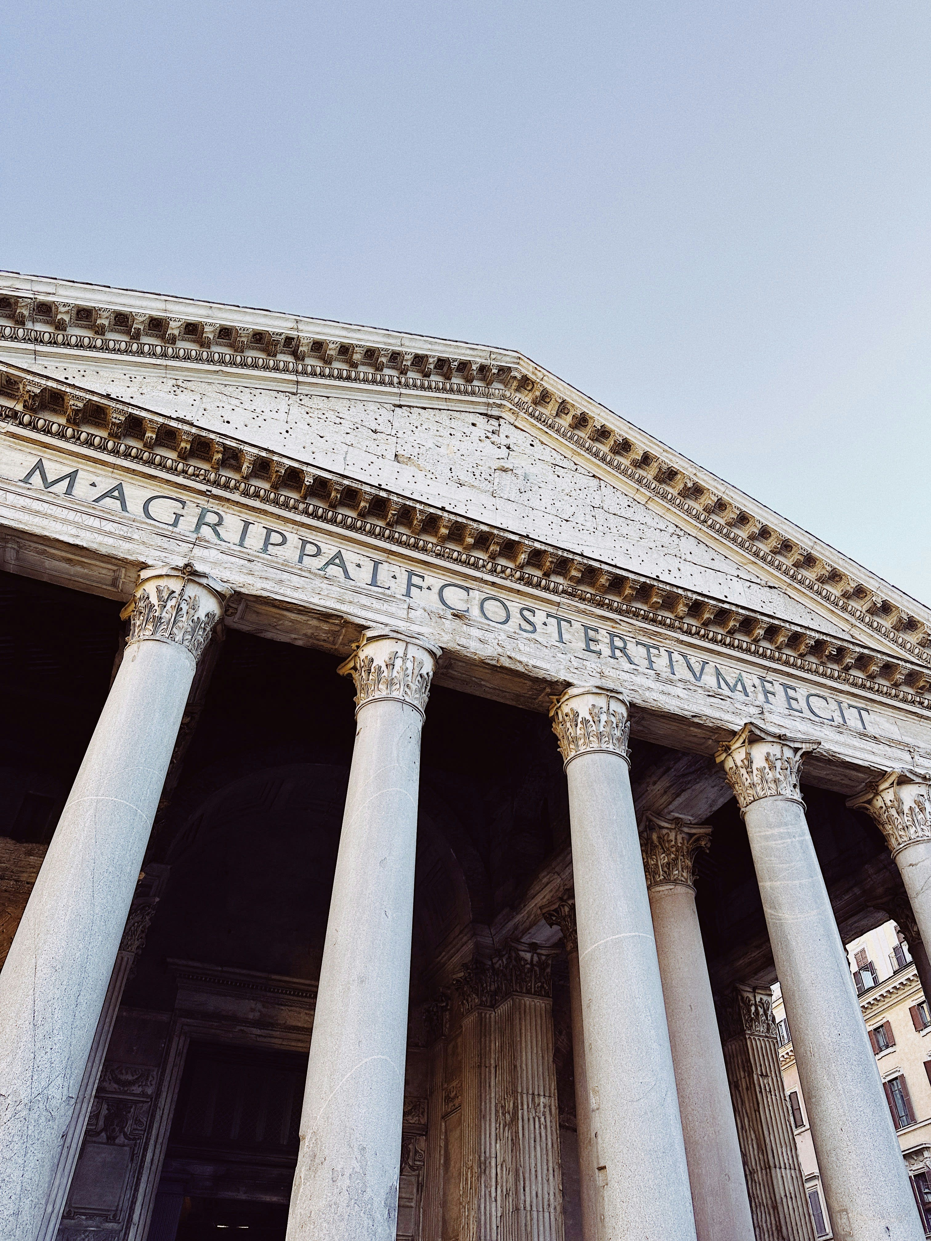 Advisor - La Dolce Vita: Your Essential Guide to Traveling Italy