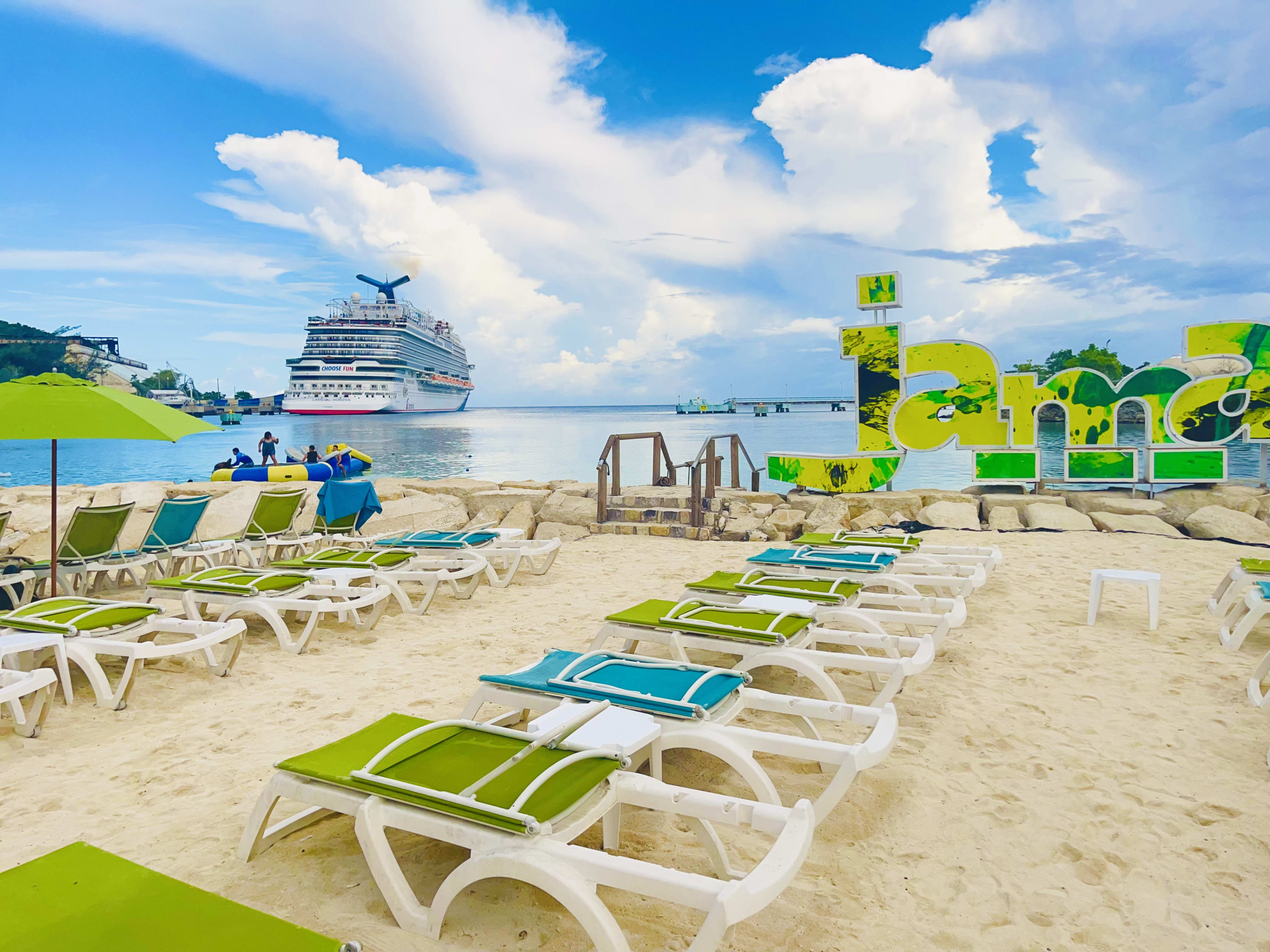 Sailing the Seas Onboard Carnival Horizon