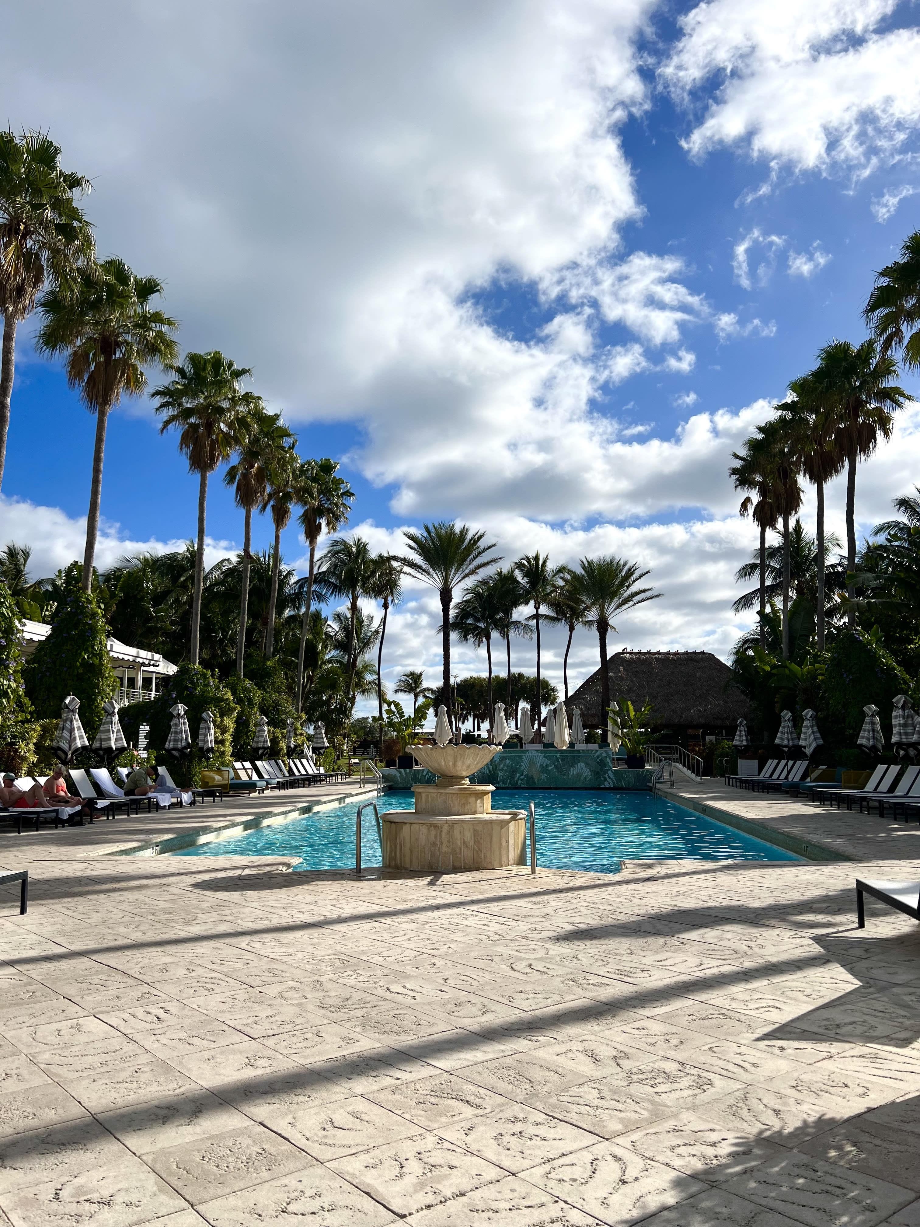 Oceanside in Miami: Kimpton Surfcomber Hotel