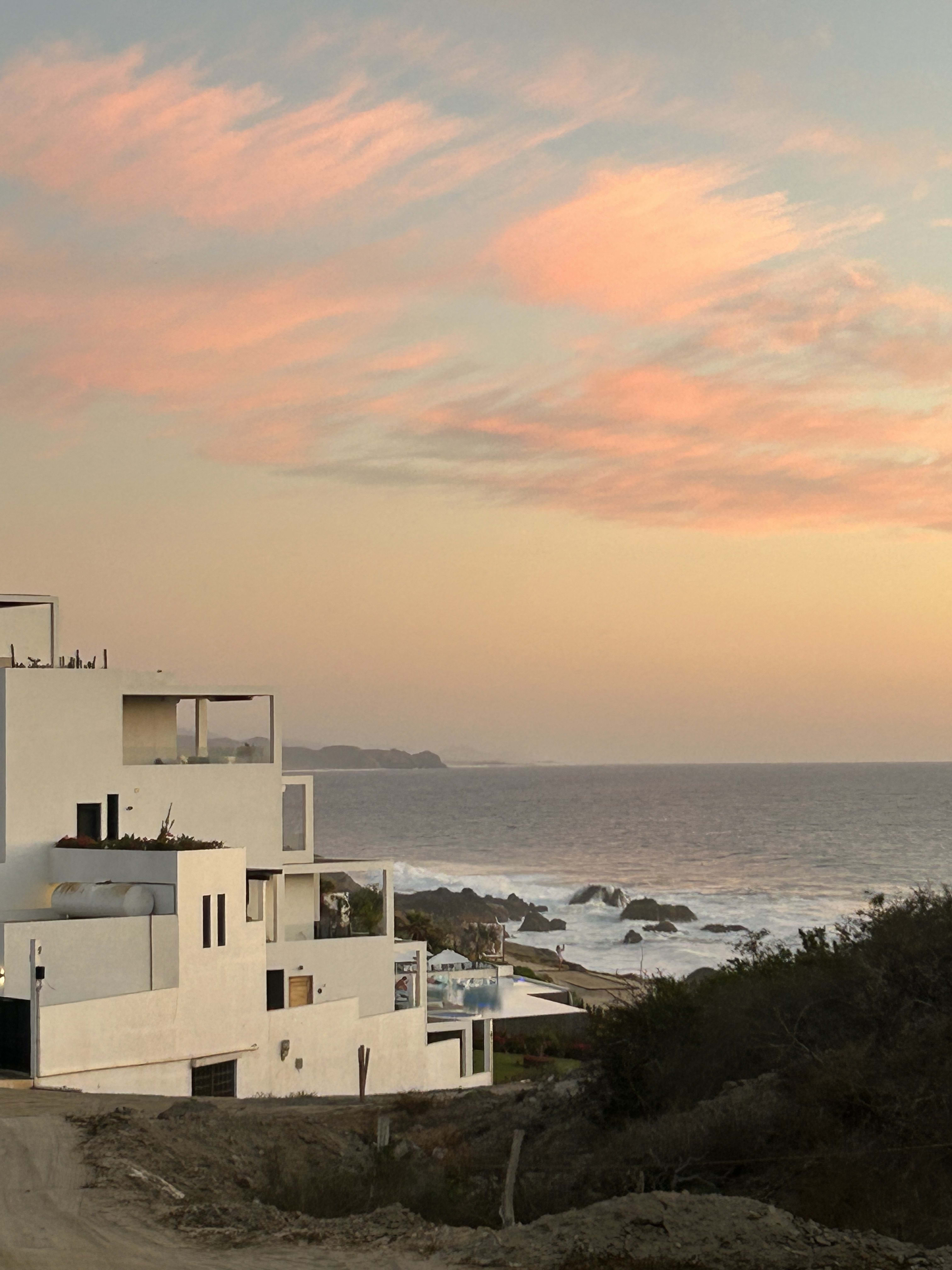 Advisor - Guide to a Rustic Baja Beach Town with Luxury Amenities