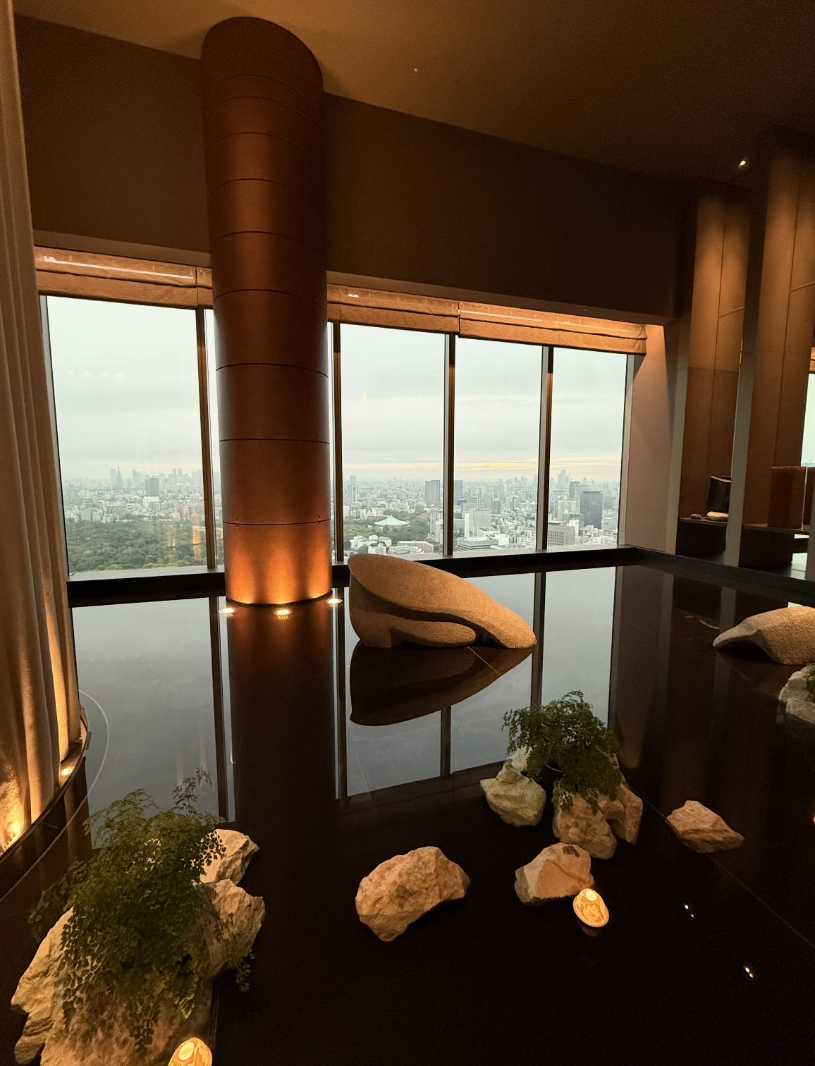 Urban Luxury: Four Seasons Hotel Tokyo at Otemachi