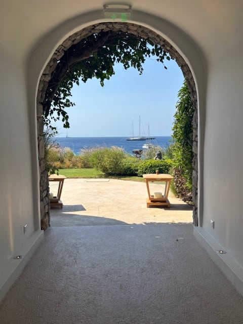 Advisor - The Magic of Mykonos