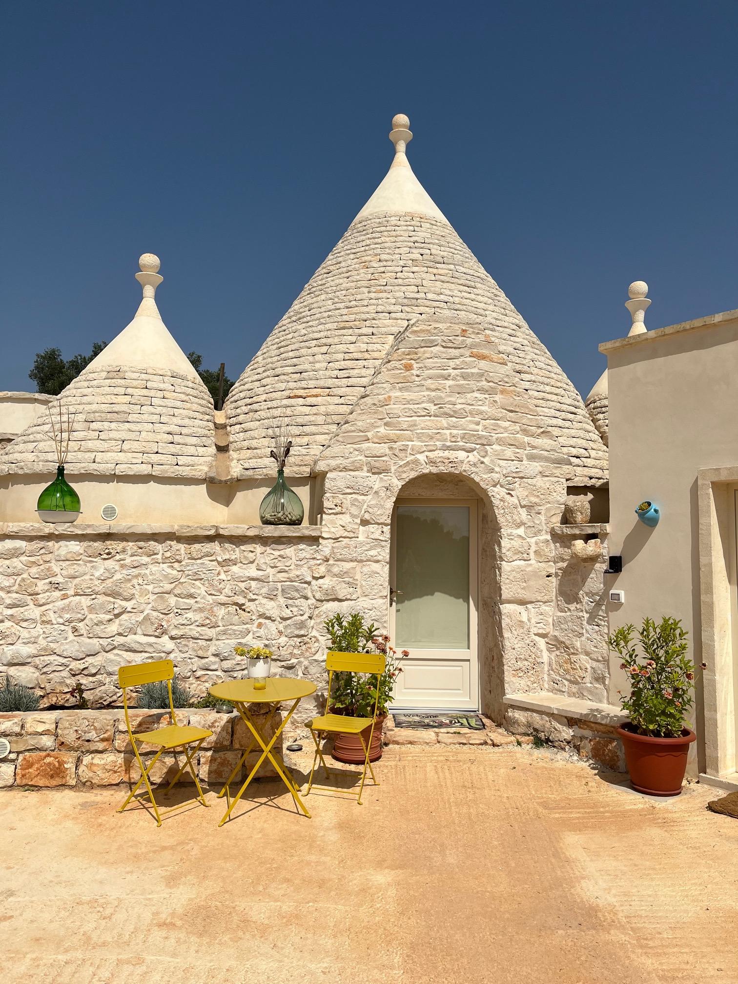 Polignano a Mare is a charming seaside gem in Italy, found in Bari, Puglia's capital.