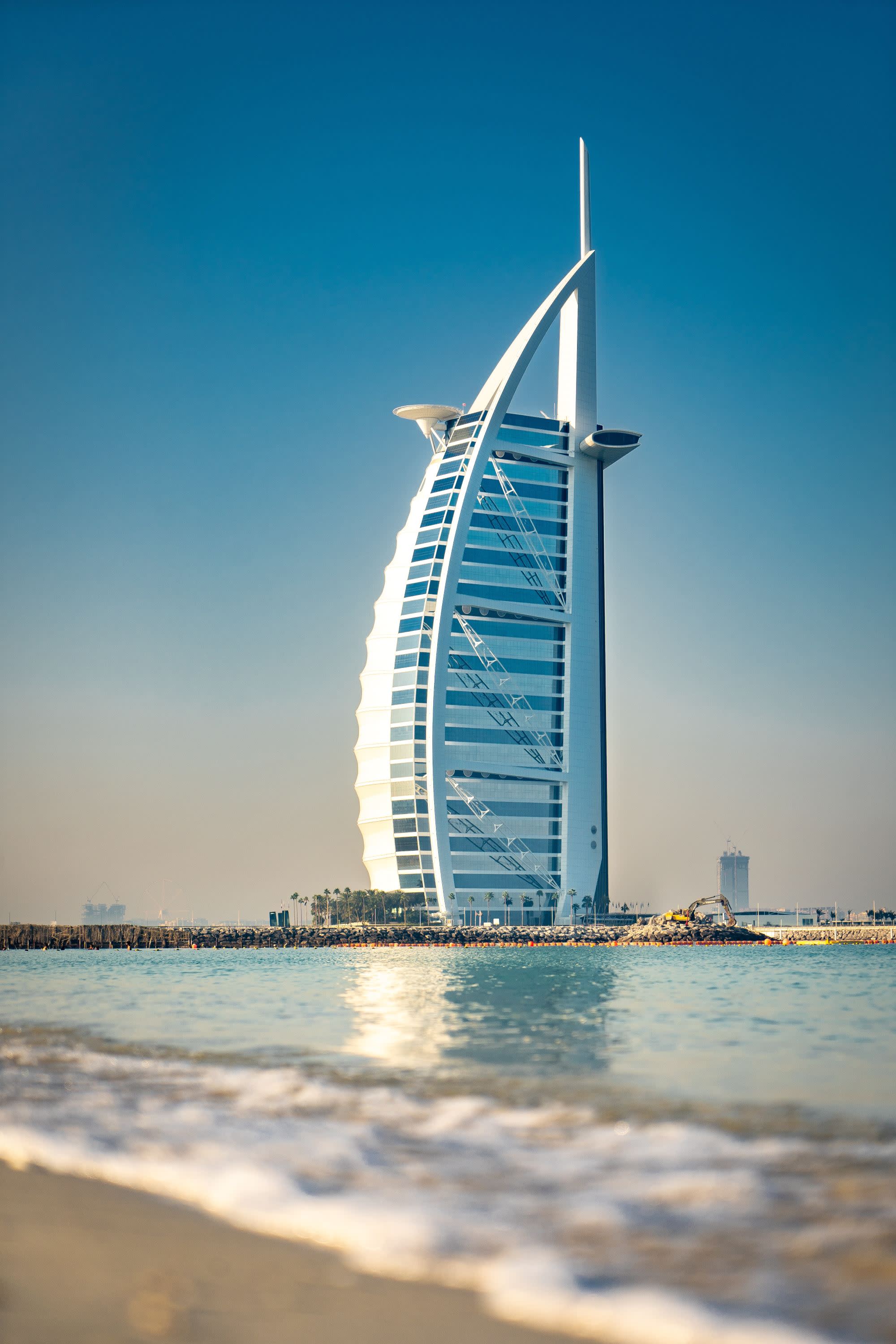 Four Seasons Dubai: An Unforgettable Oasis