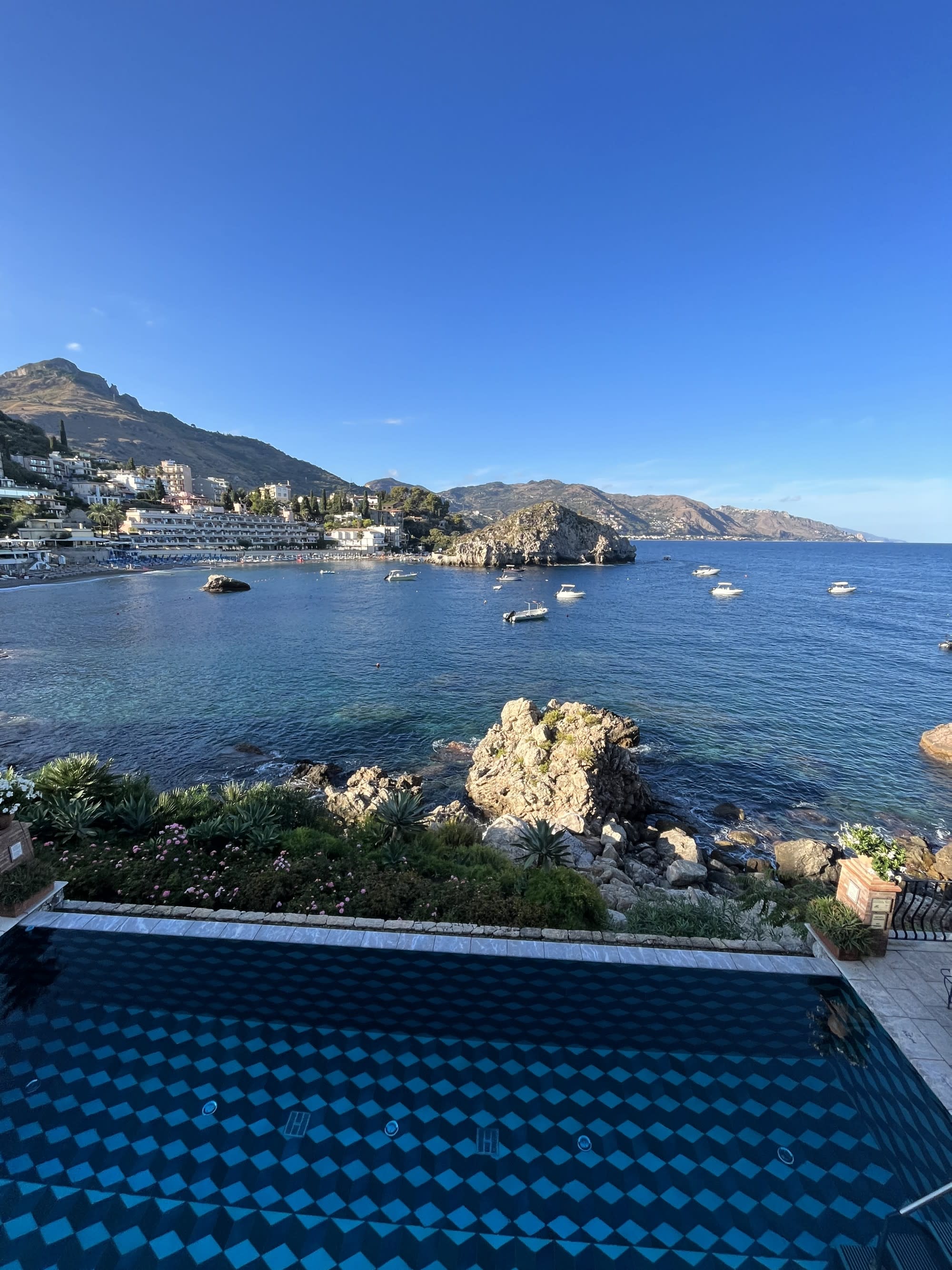 Villa Sant' Andrea: The White Lotus 2.0