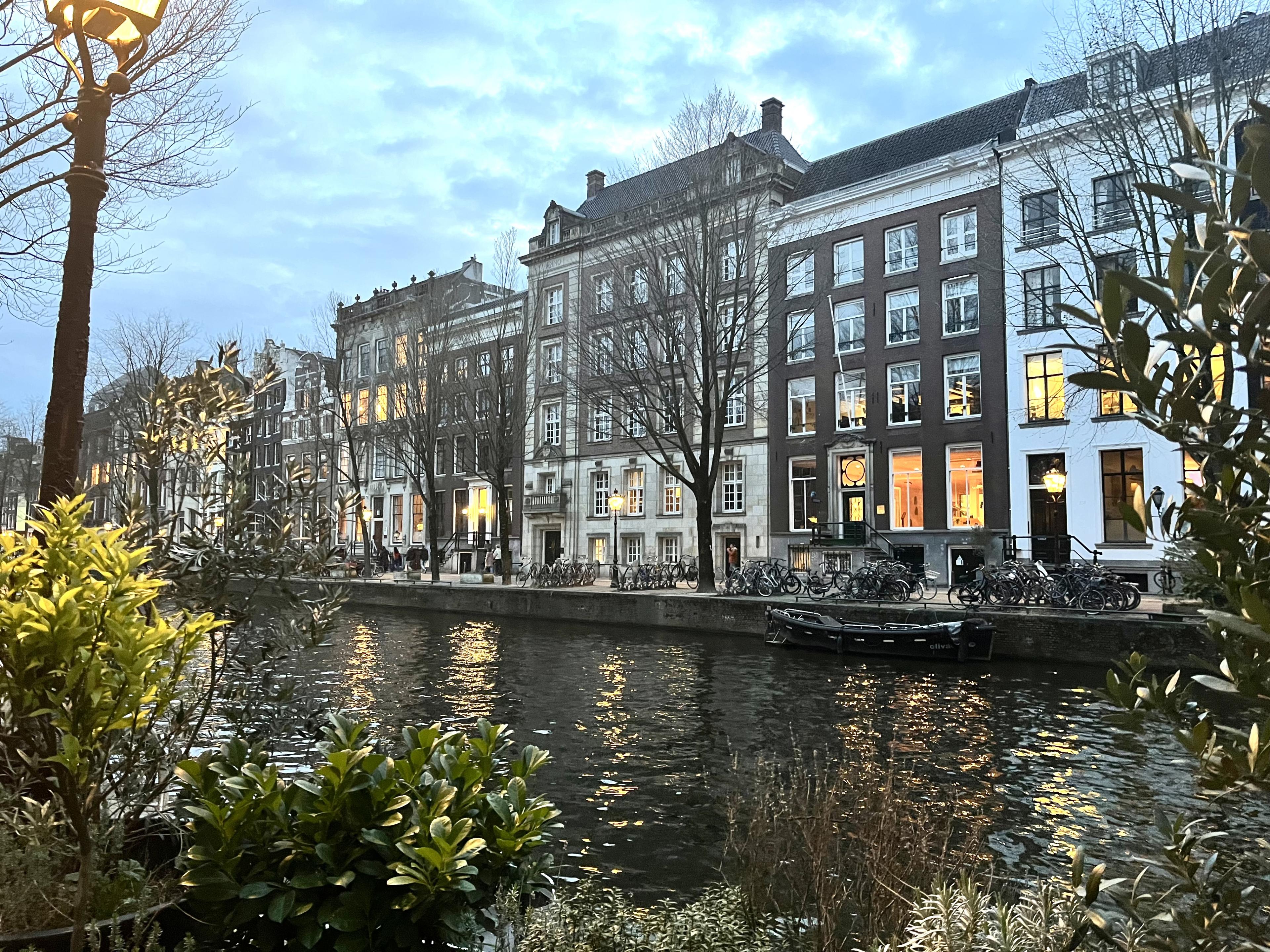 Advisor - Canals, Culture and Connection: A Mother-Daughter Amsterdam Adventure