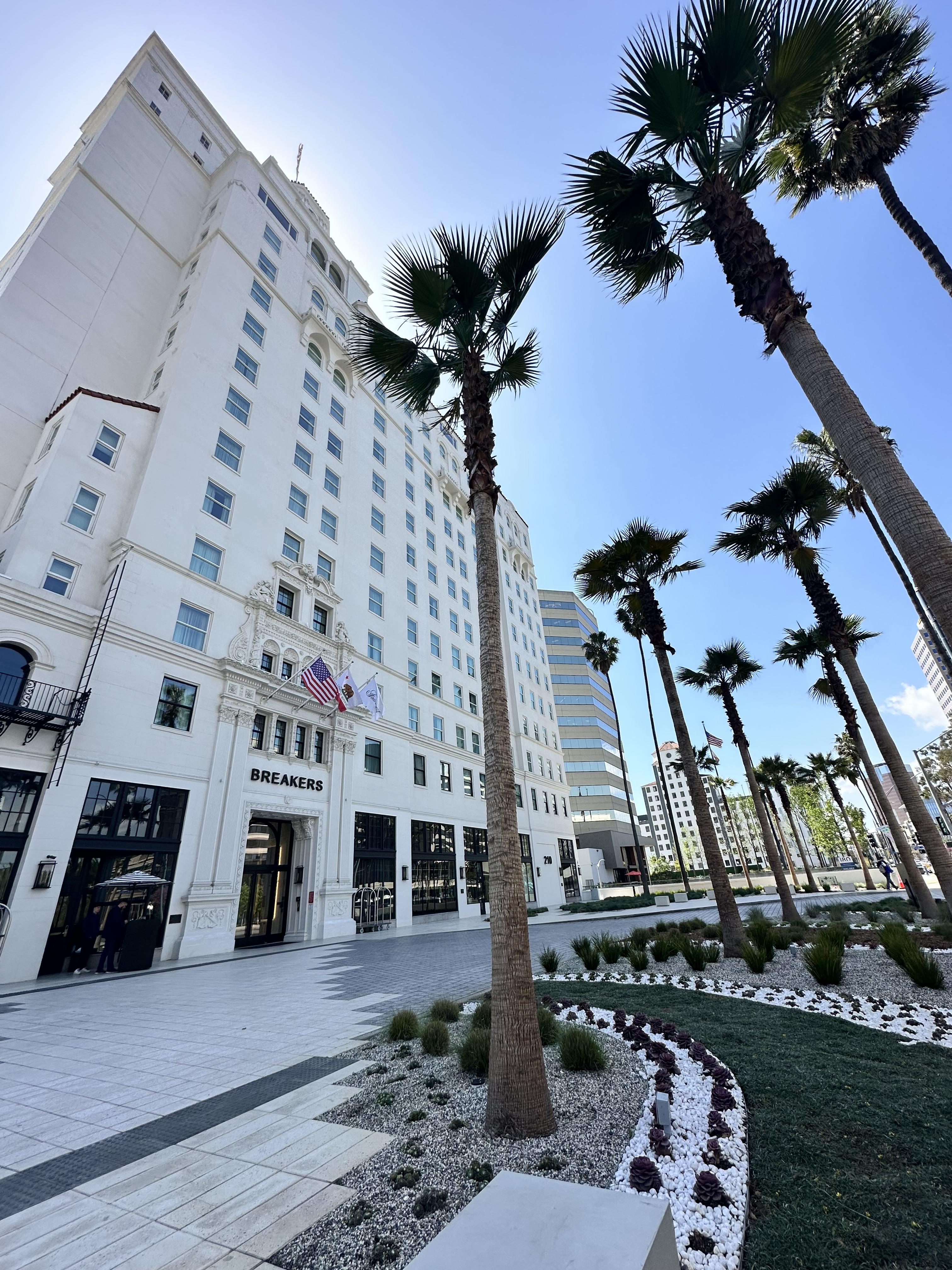 Fairmont Breakers Long Beach: A Historic Beauty with Modern Luxury